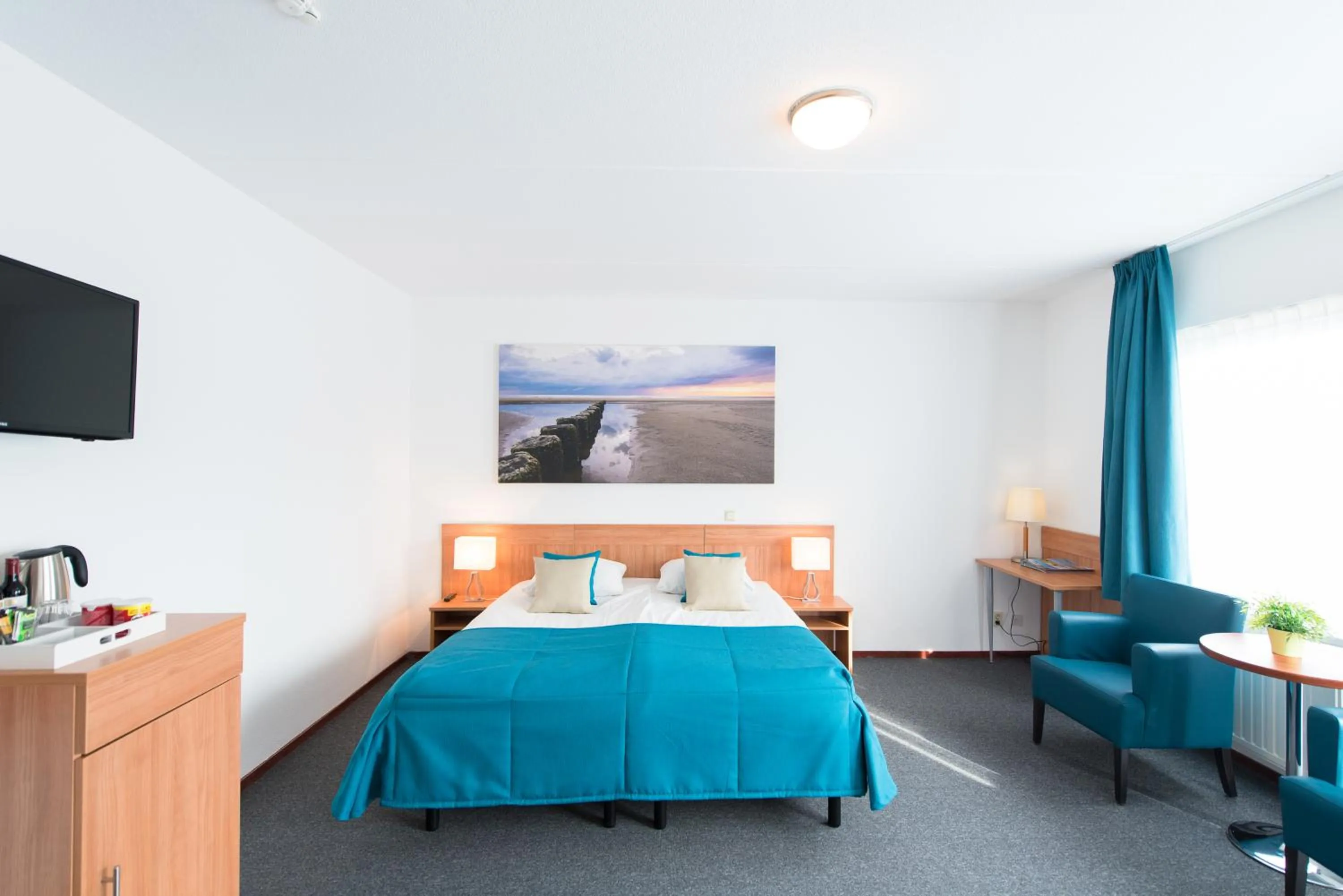 Photo of the whole room, Bed in Hotel Nes