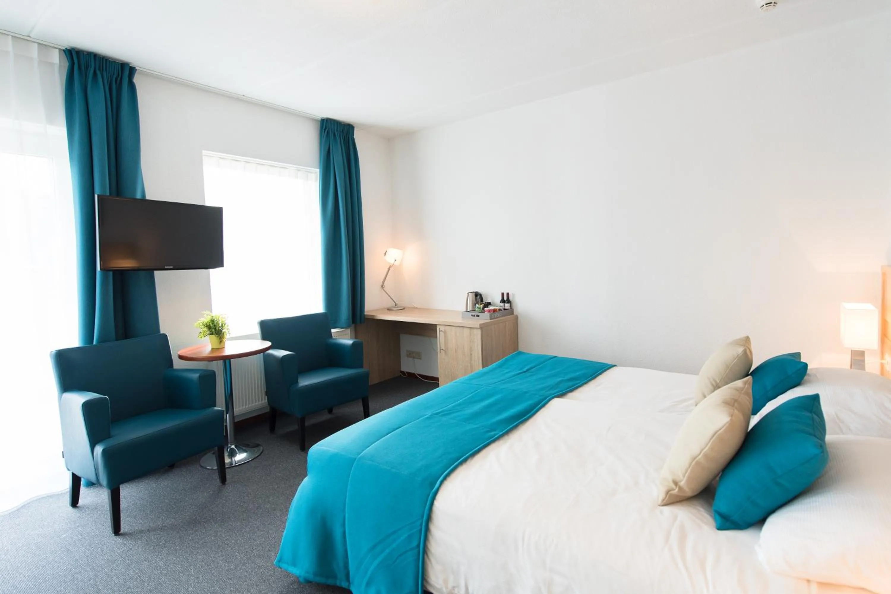 Photo of the whole room, Bed in Hotel Nes