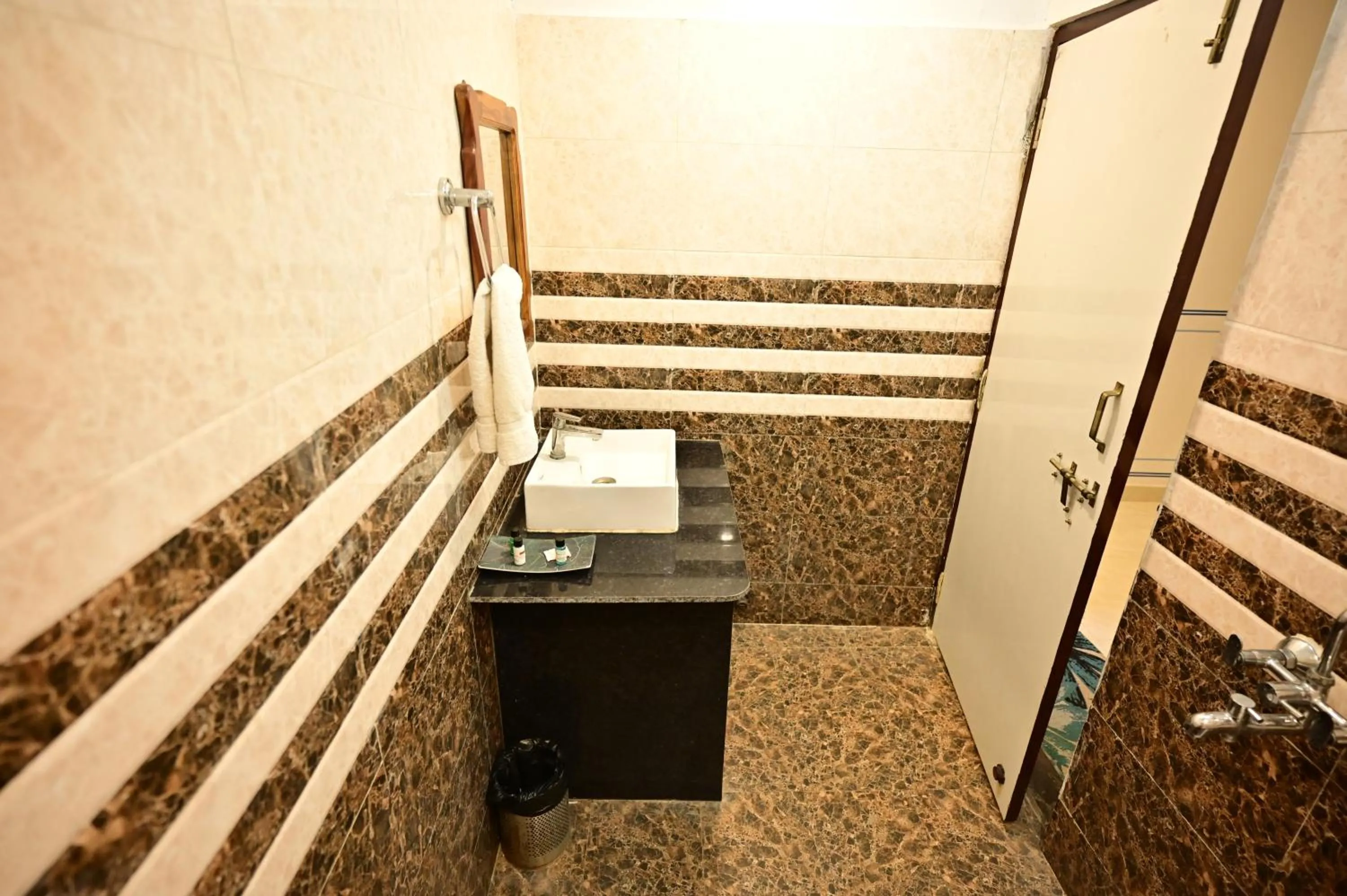 Bathroom in Hem Vilas