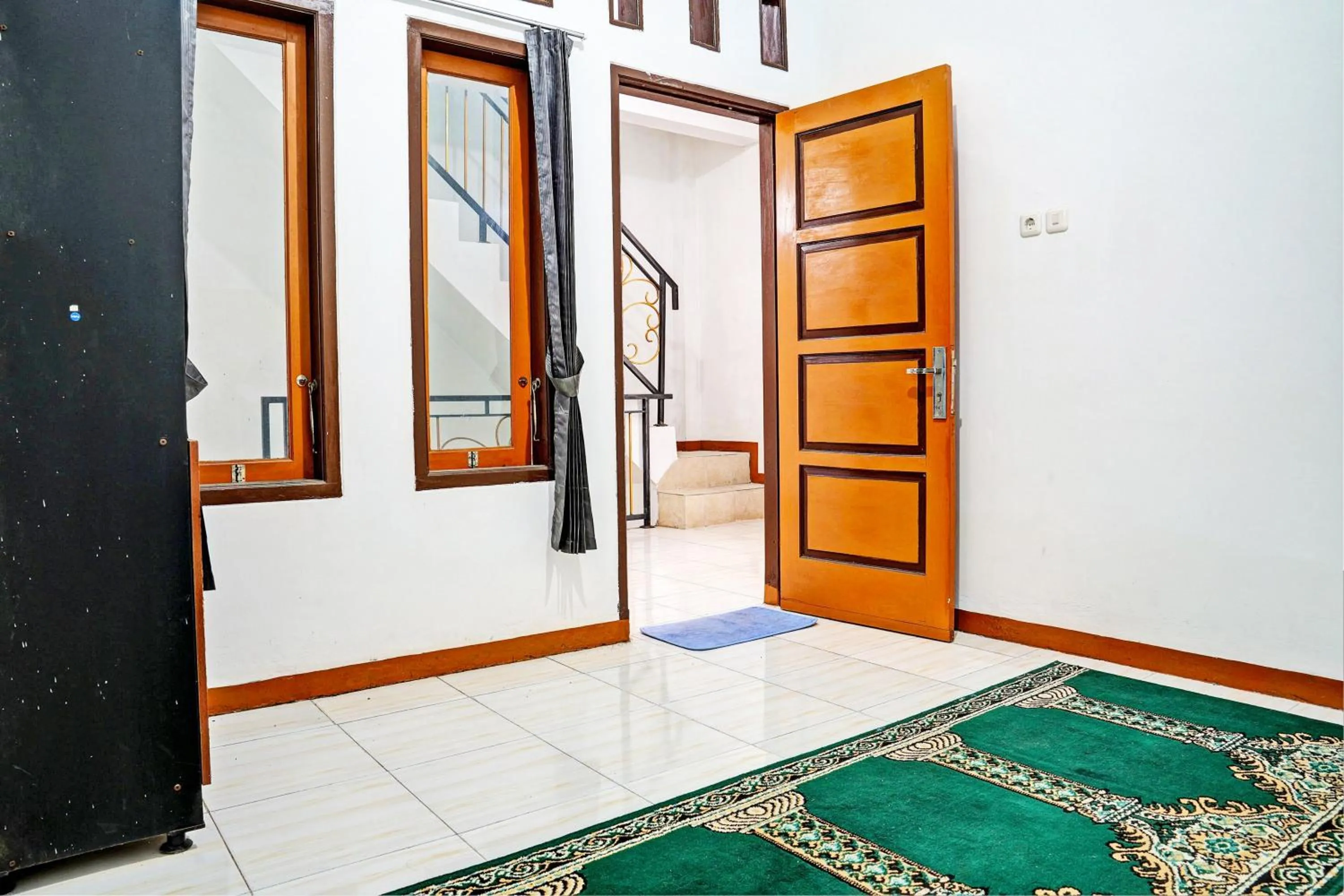 Lobby or reception in Hotel O Penginapan Hj Lilis 2 Syariah