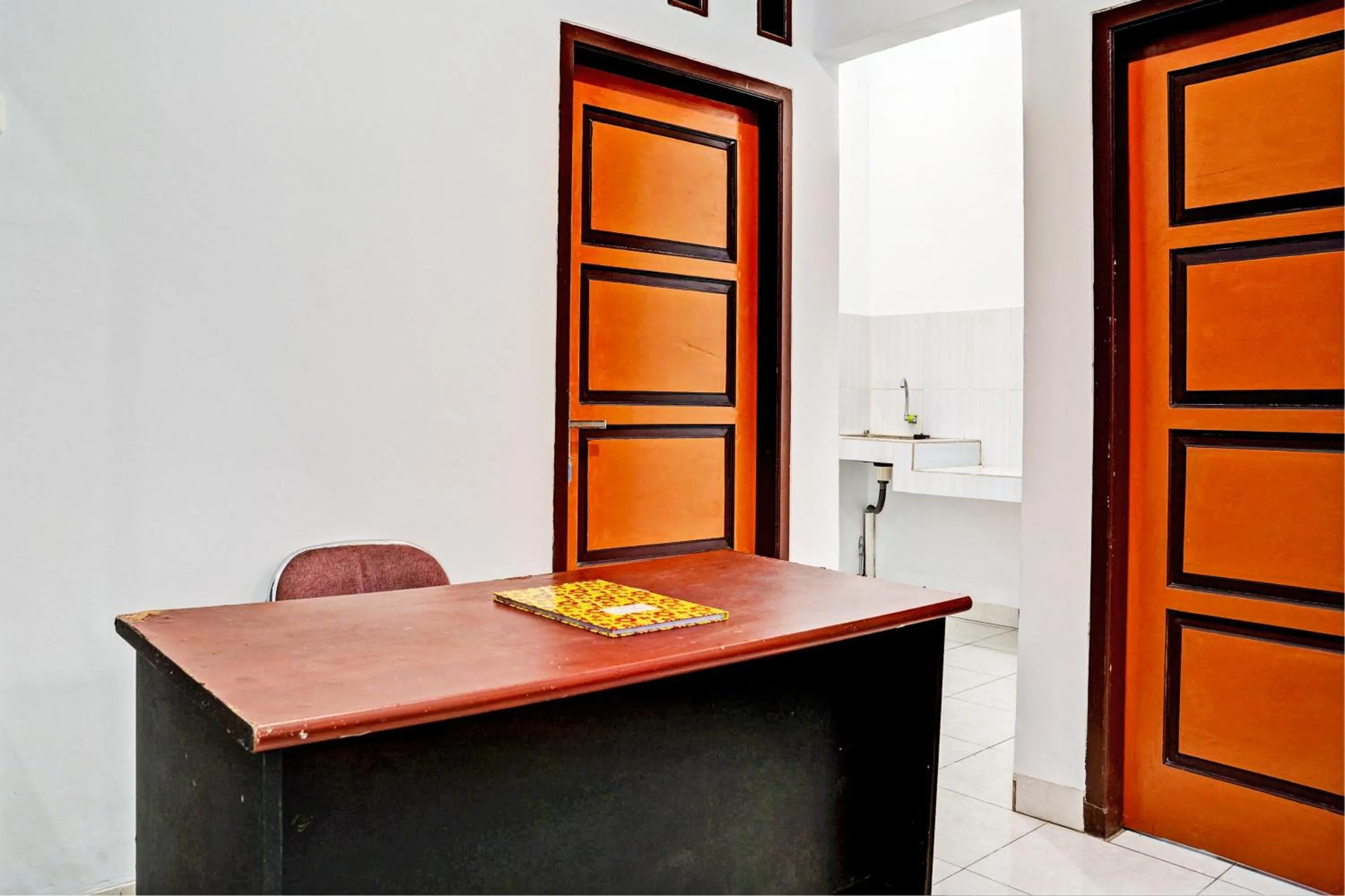 Lobby or reception in Hotel O Penginapan Hj Lilis 2 Syariah