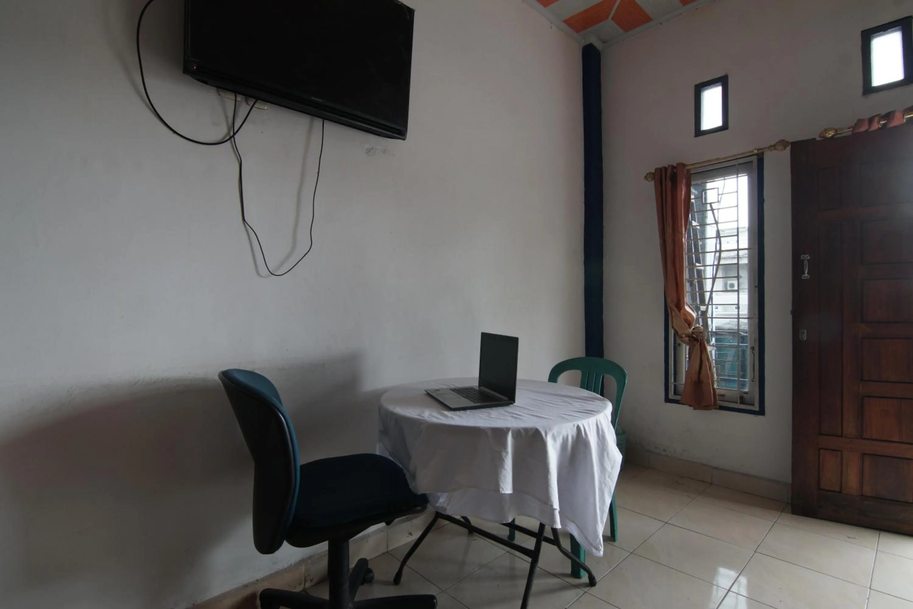 Lobby or reception in Hotel O Lona Guest House SyariahNearScience Park Universitas Riau