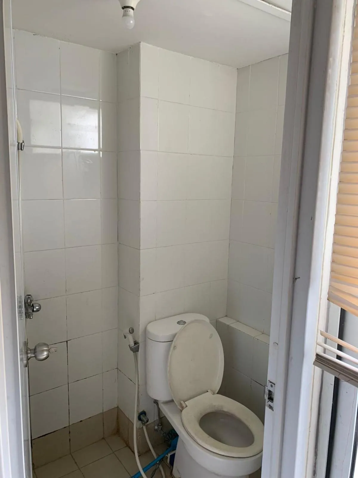 Bathroom in OYO Life 93374 Andira Inn