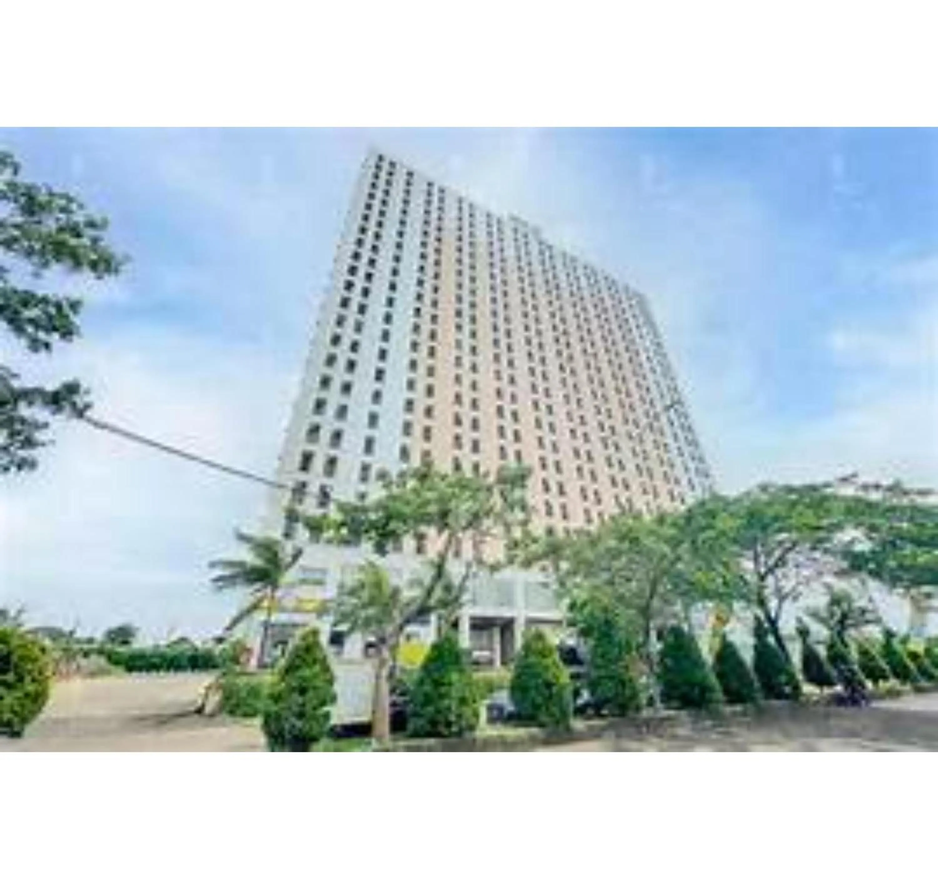 Property building in OYO Life 93374 Andira Inn