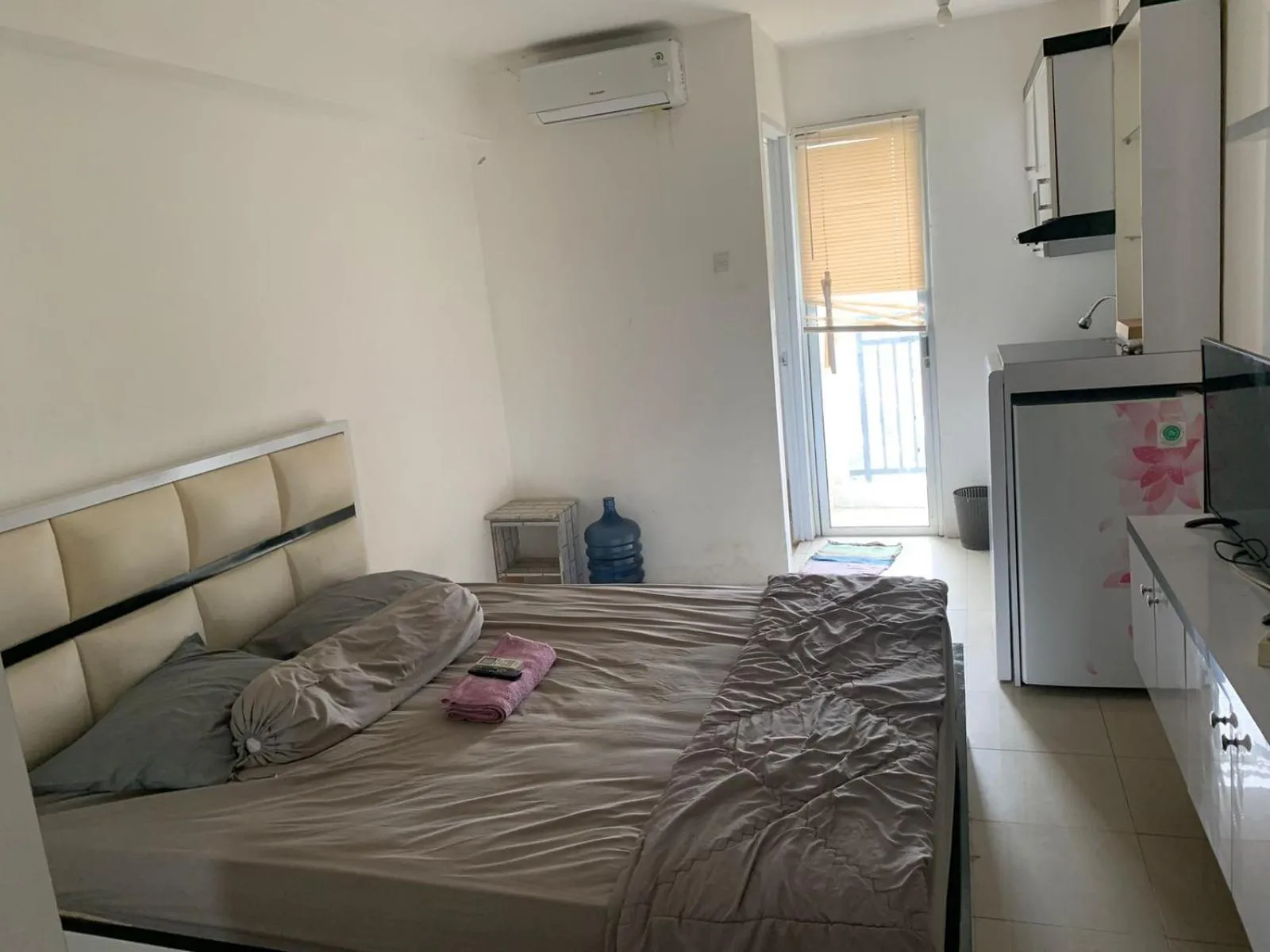 Bedroom, Bed in OYO Life 93374 Andira Inn