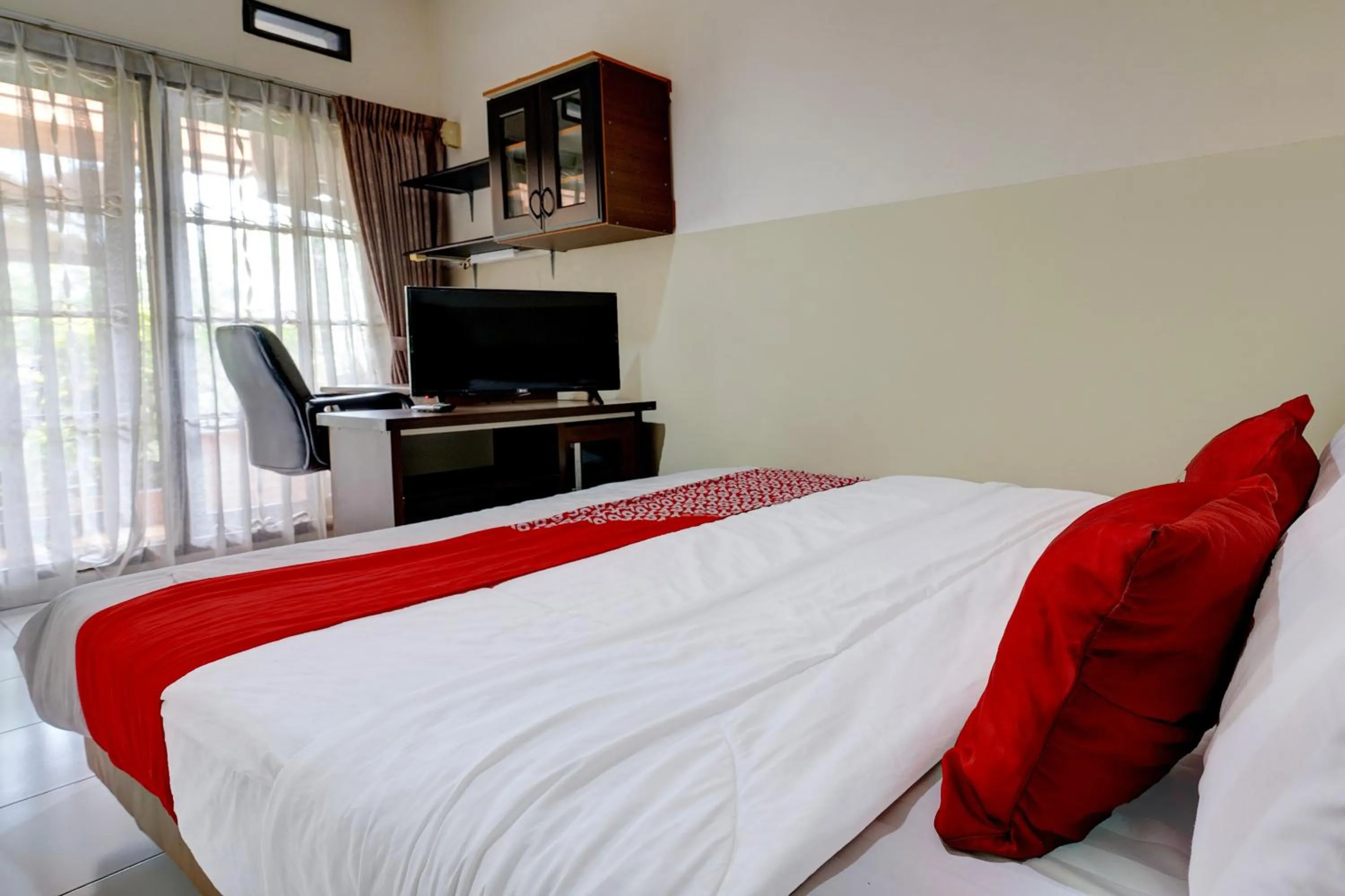 Bedroom in Hotel O Sukamulya Homestay