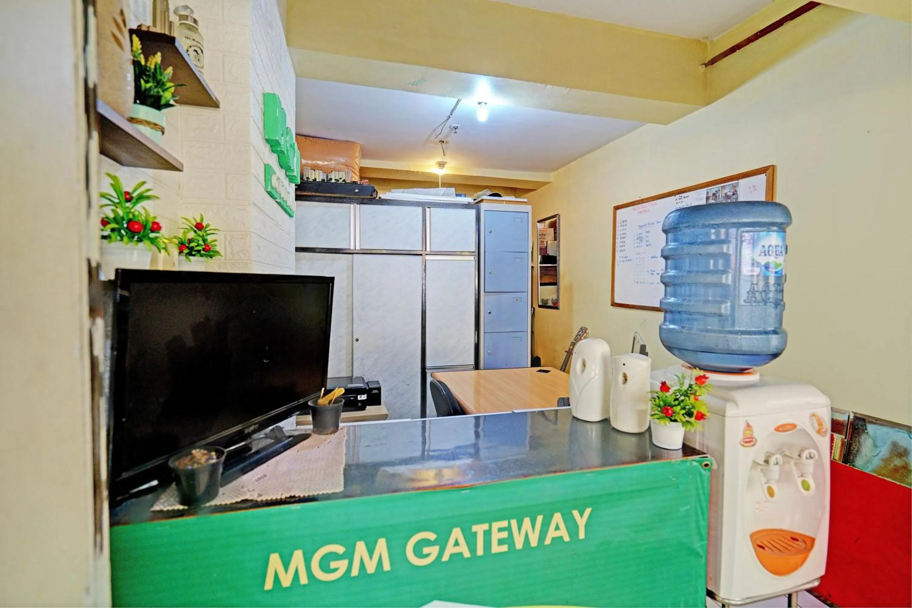 Lobby or reception in OYO 93352 Apartement Gateway Cicadas By Db Rent