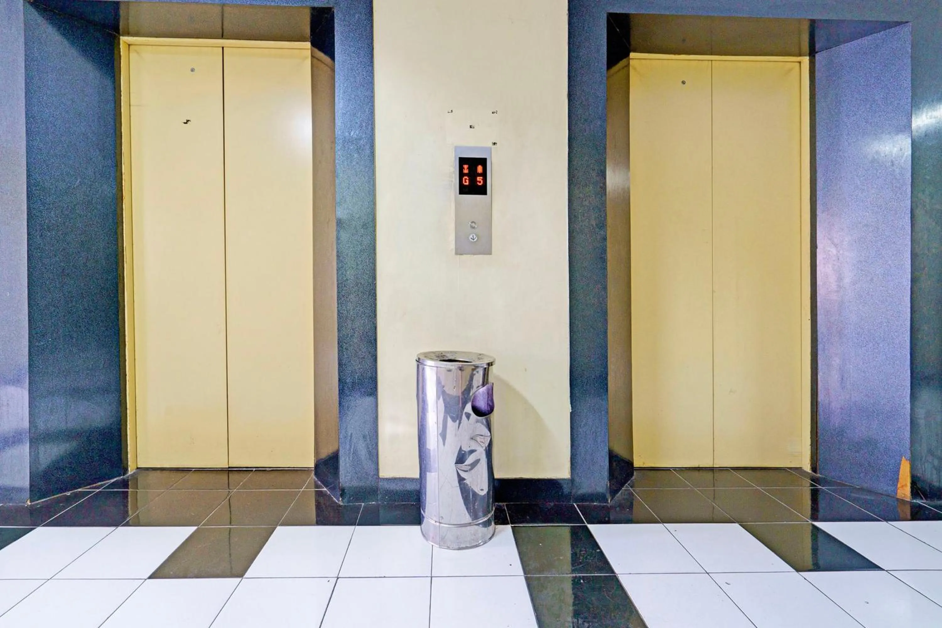 Lobby or reception in OYO 93352 Apartement Gateway Cicadas By Db Rent