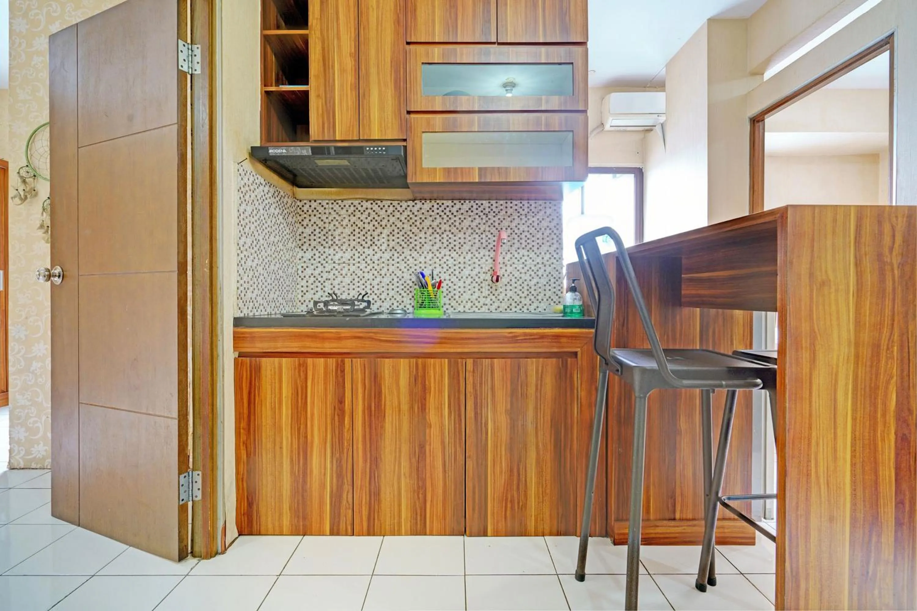 Bedroom in OYO 93352 Apartement Gateway Cicadas By Db Rent