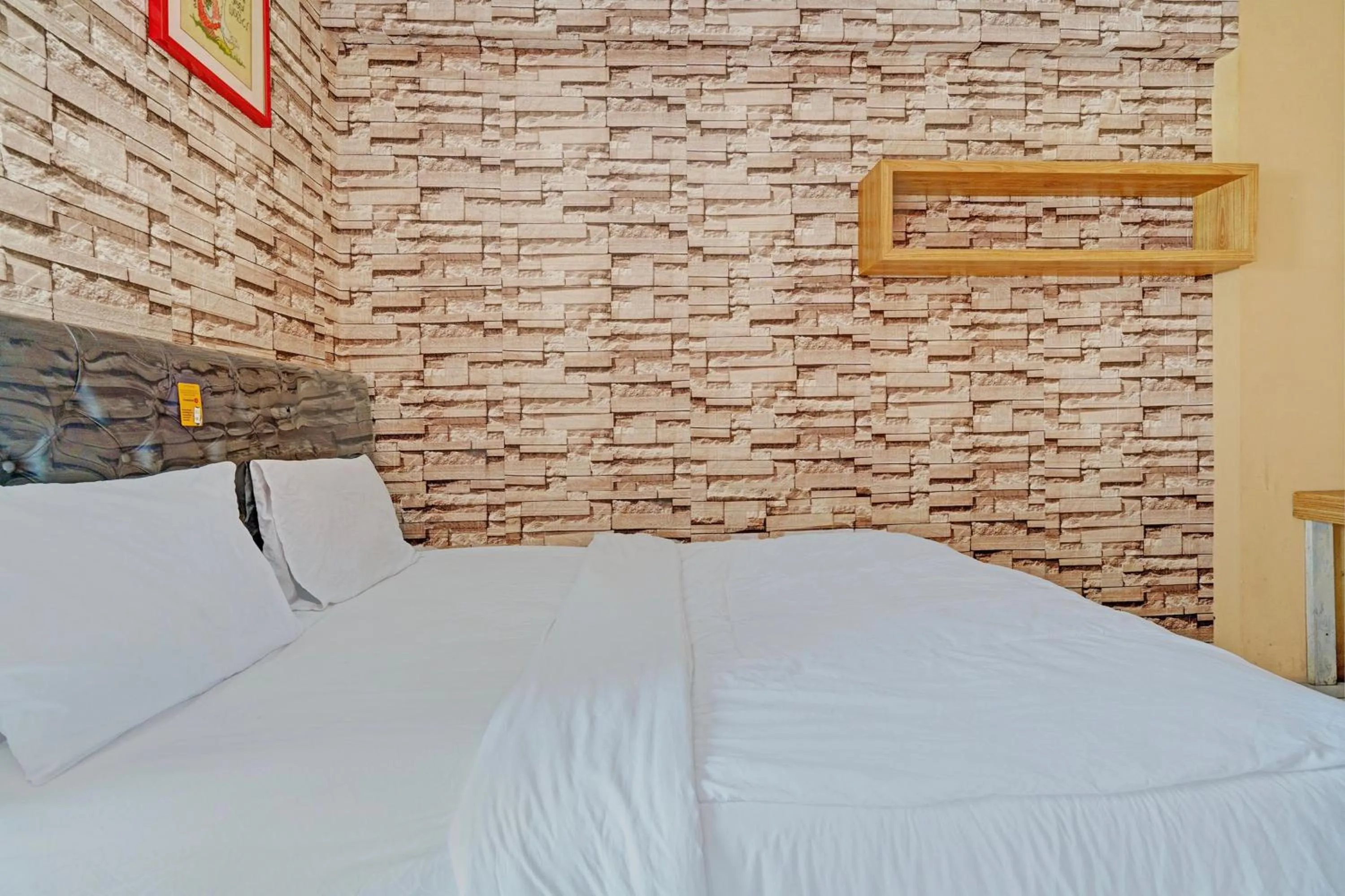 Bedroom, Bed in OYO 93352 Apartement Gateway Cicadas By Db Rent