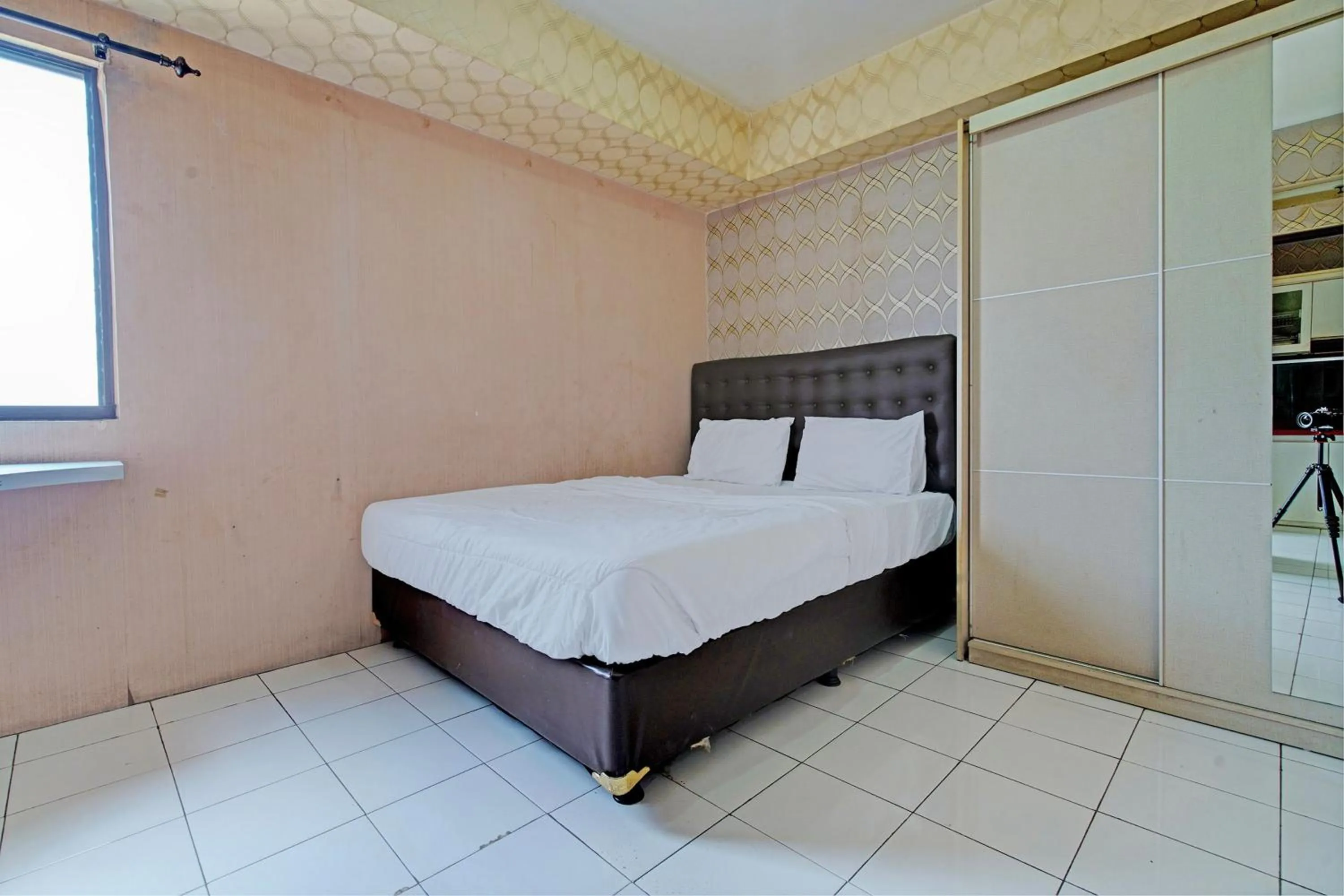 Bedroom, Bed in OYO 93352 Apartement Gateway Cicadas By Db Rent