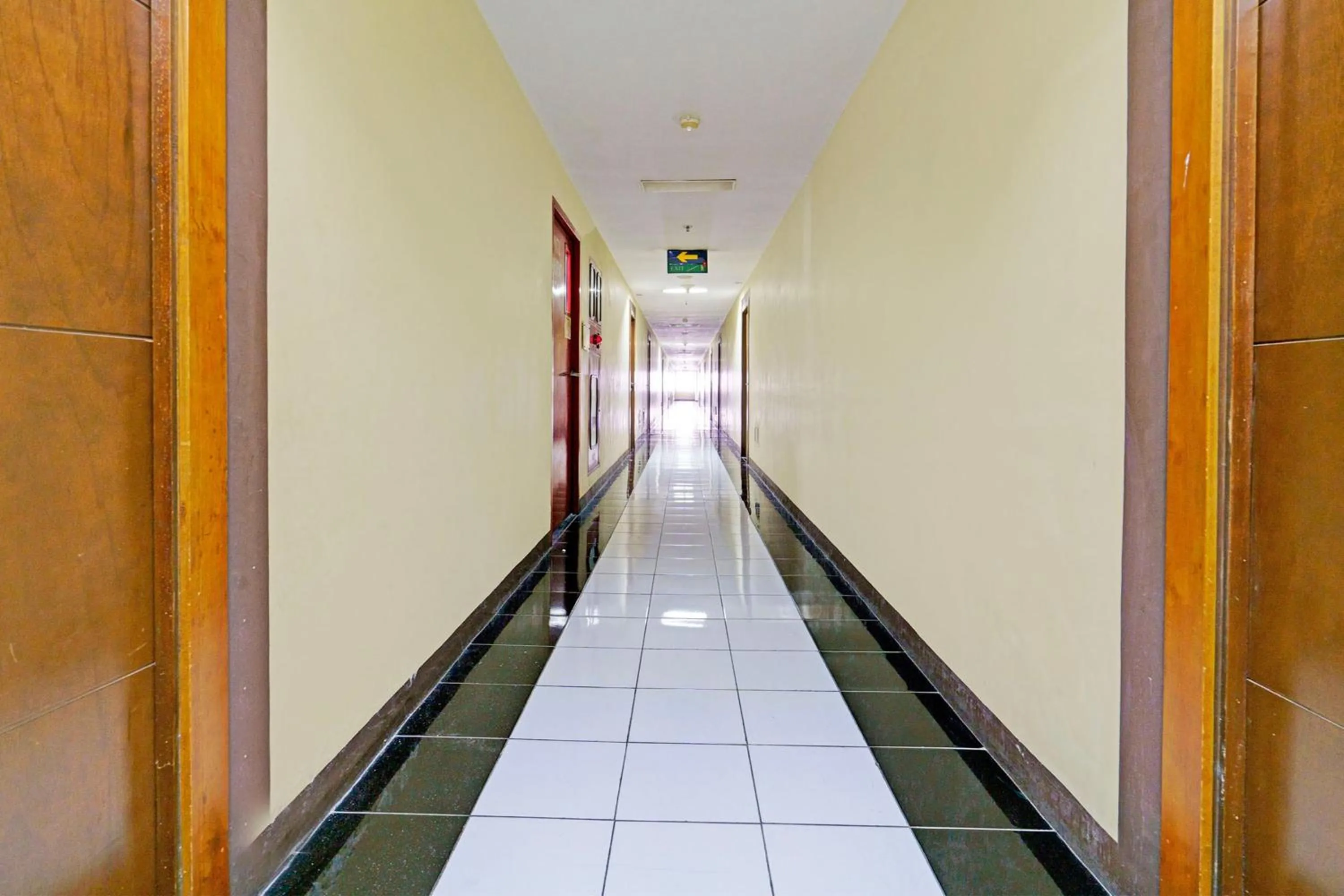 Lobby or reception in OYO 93352 Apartement Gateway Cicadas By Db Rent