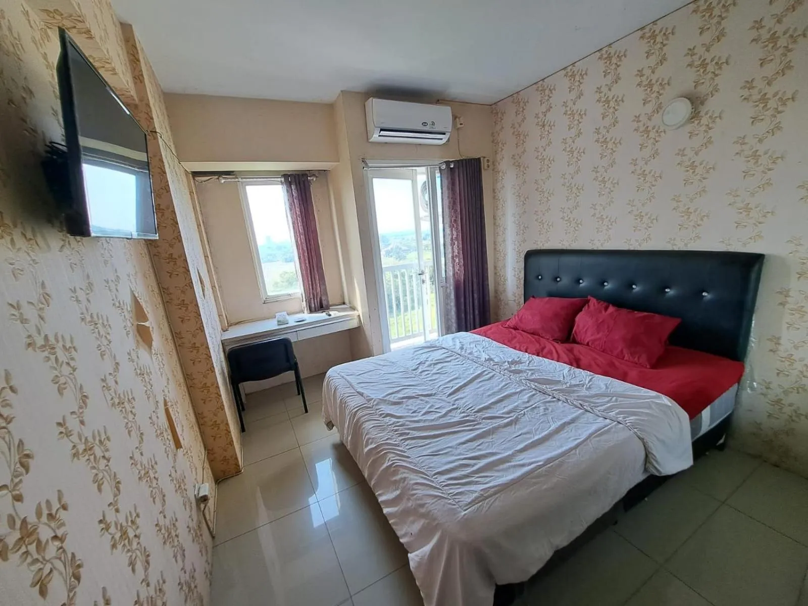 Bedroom, Bed in Hotel O Apartement Sentraland Karawang By Agung Rent