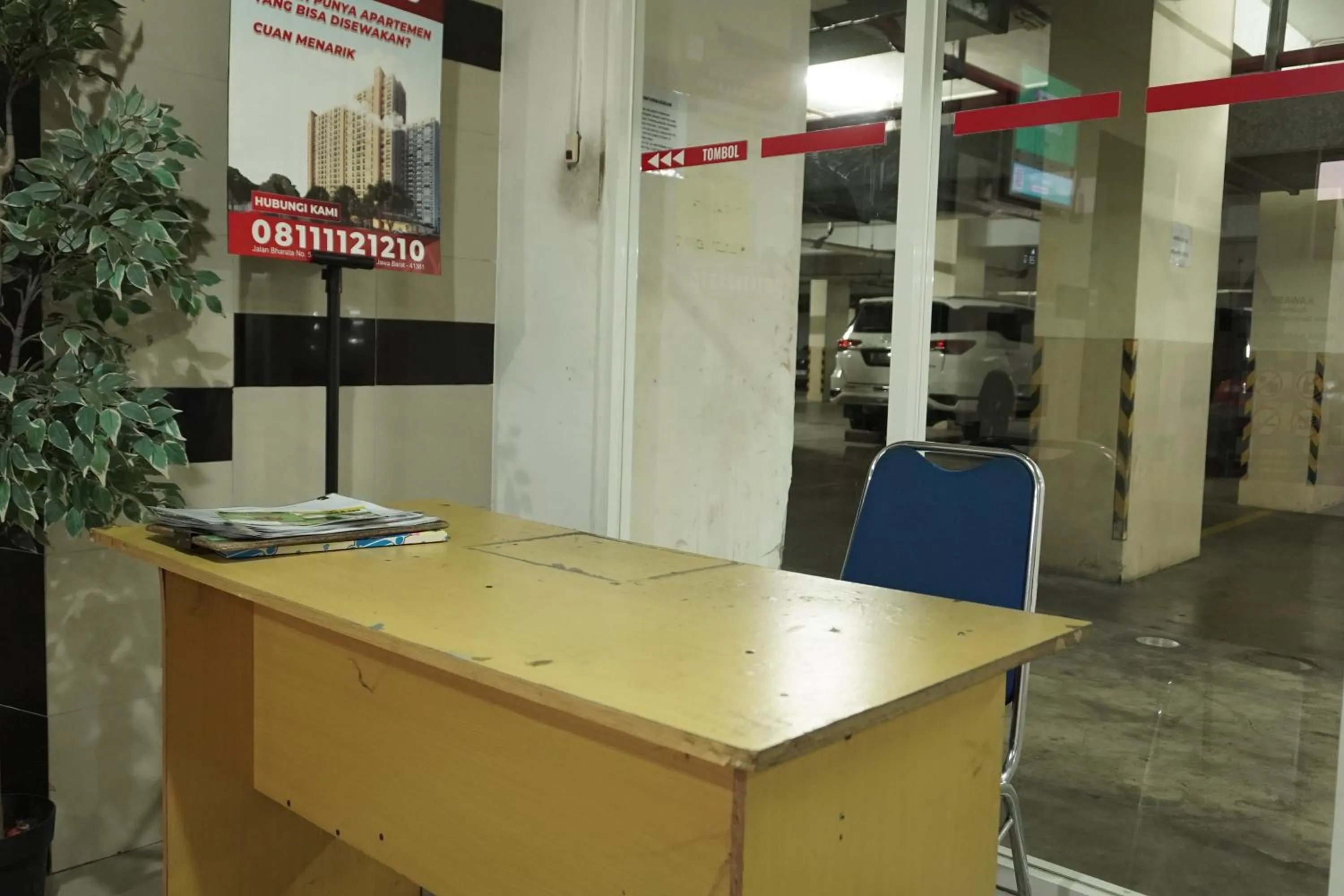 Lobby or reception in Hotel O Apartement Sentraland Karawang By Agung Rent