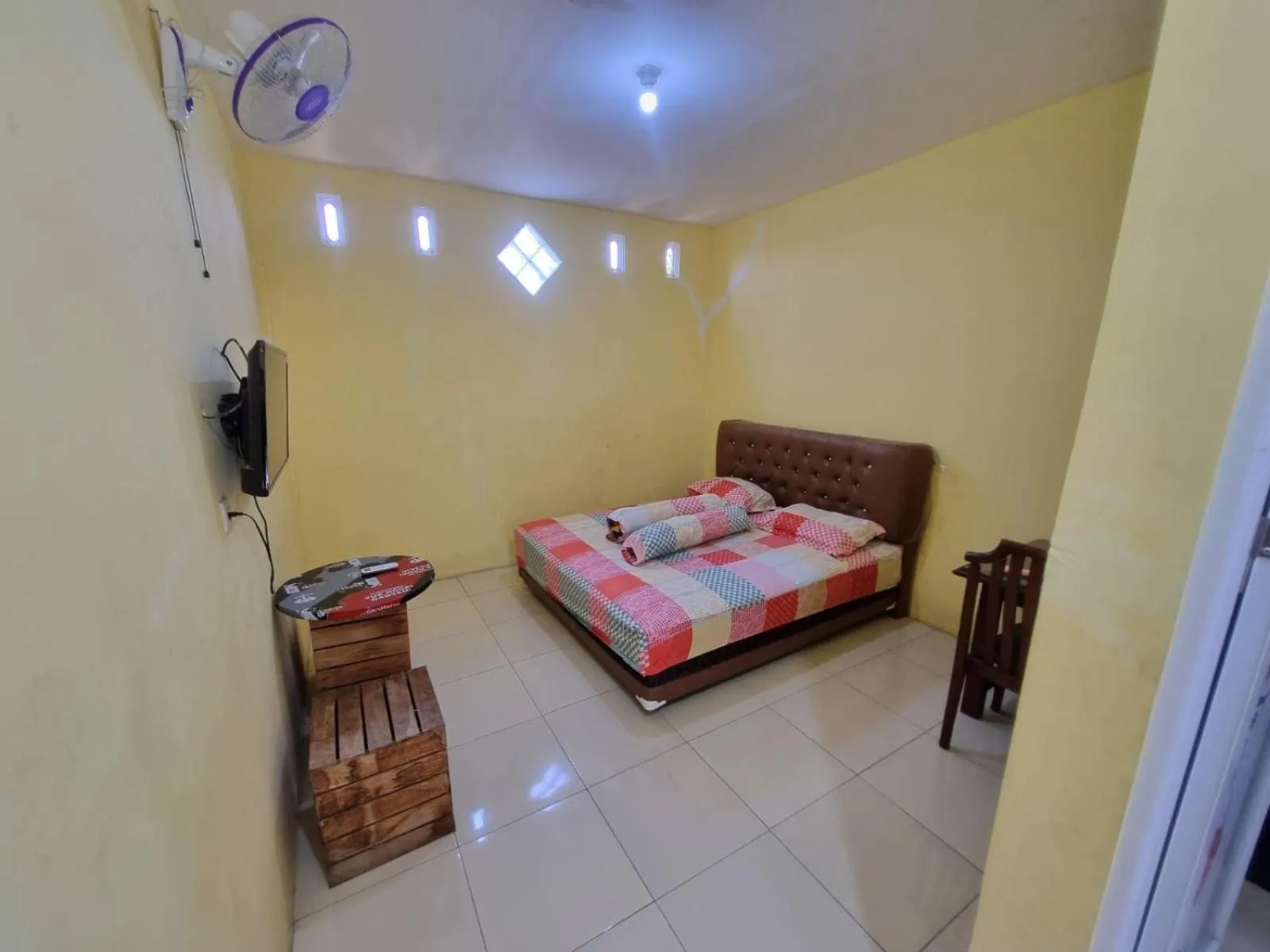 Bedroom, Bed in Hotel O New Asembagus 2