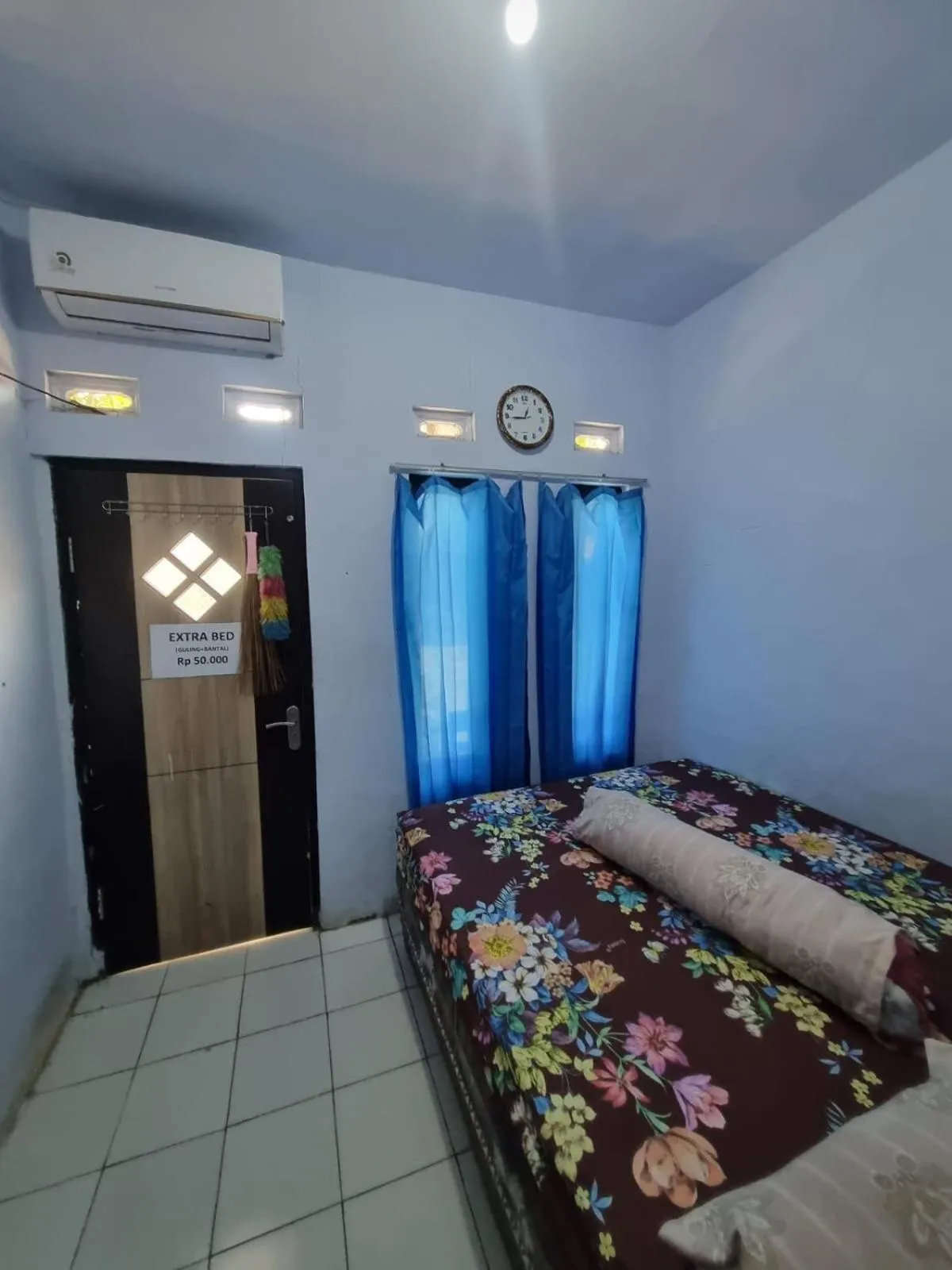 Bedroom, Bed in Hotel O New Asembagus 3