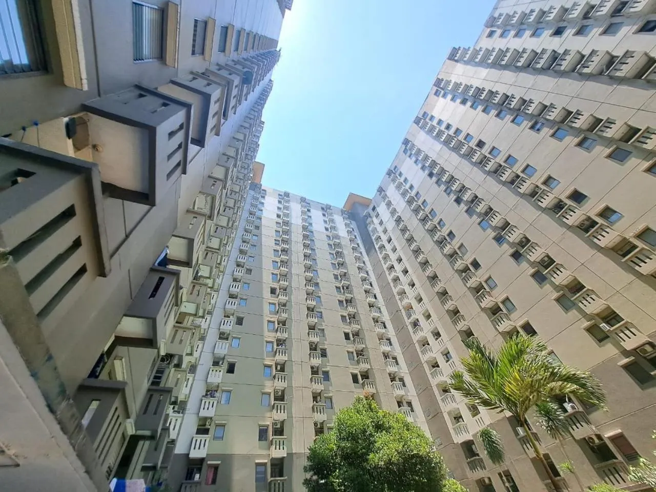 OYO 93365 Apartement Gateway By Sarana Cipta Mahakarya Ii