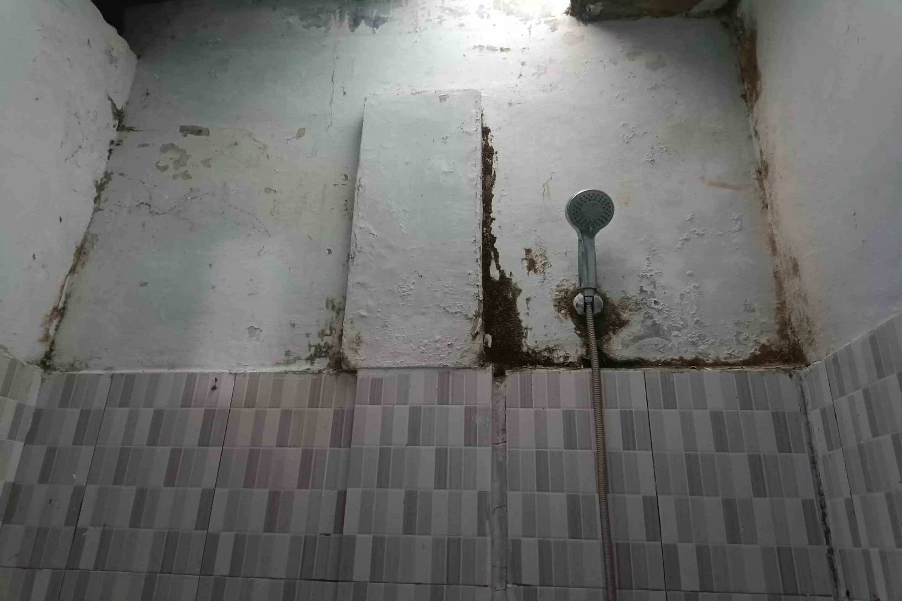 Bathroom in Hotel O Penginapan Annisya Near SMA Negeri 2 Mataram