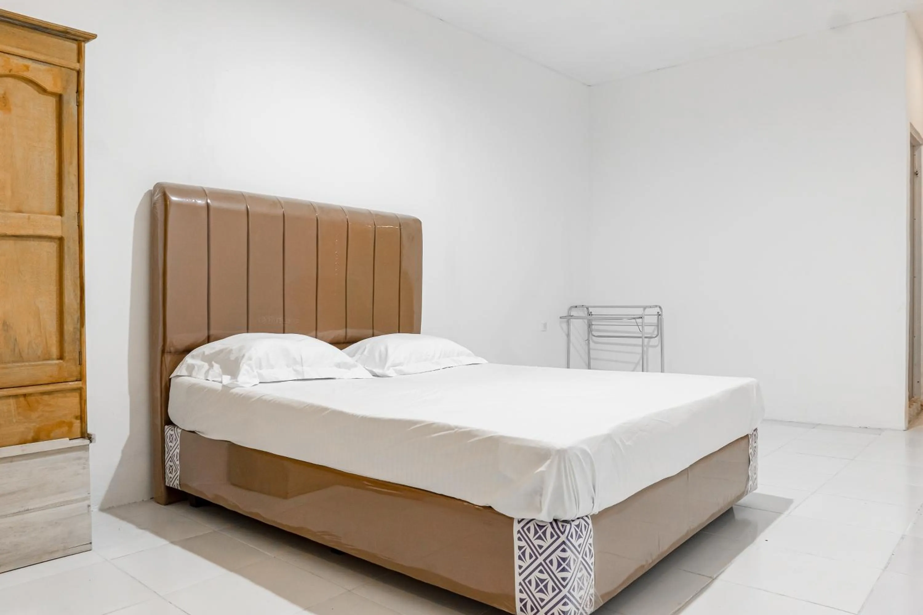 Bedroom, Bed in Hotel O Enjoy Homestay & Cafe