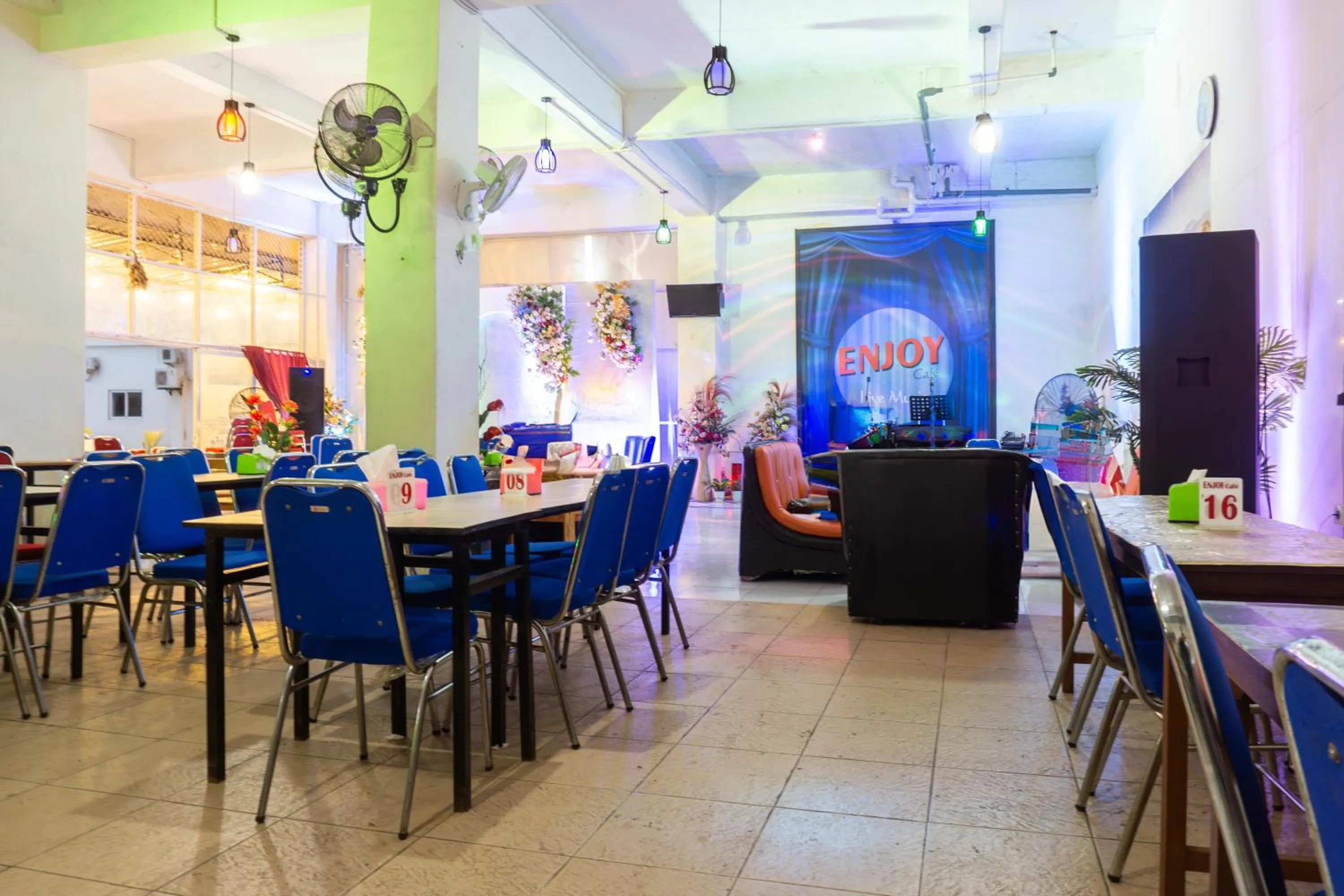 Lobby or reception in Hotel O Enjoy Homestay & Cafe