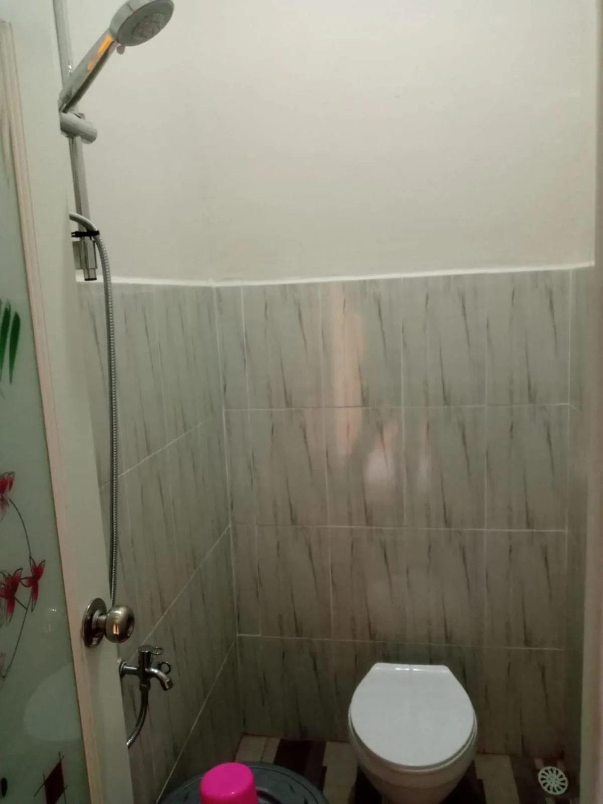 Bathroom in OYO 93414 Wisma Ratu Syariah Near SMP Negeri 2 Watang Pulu