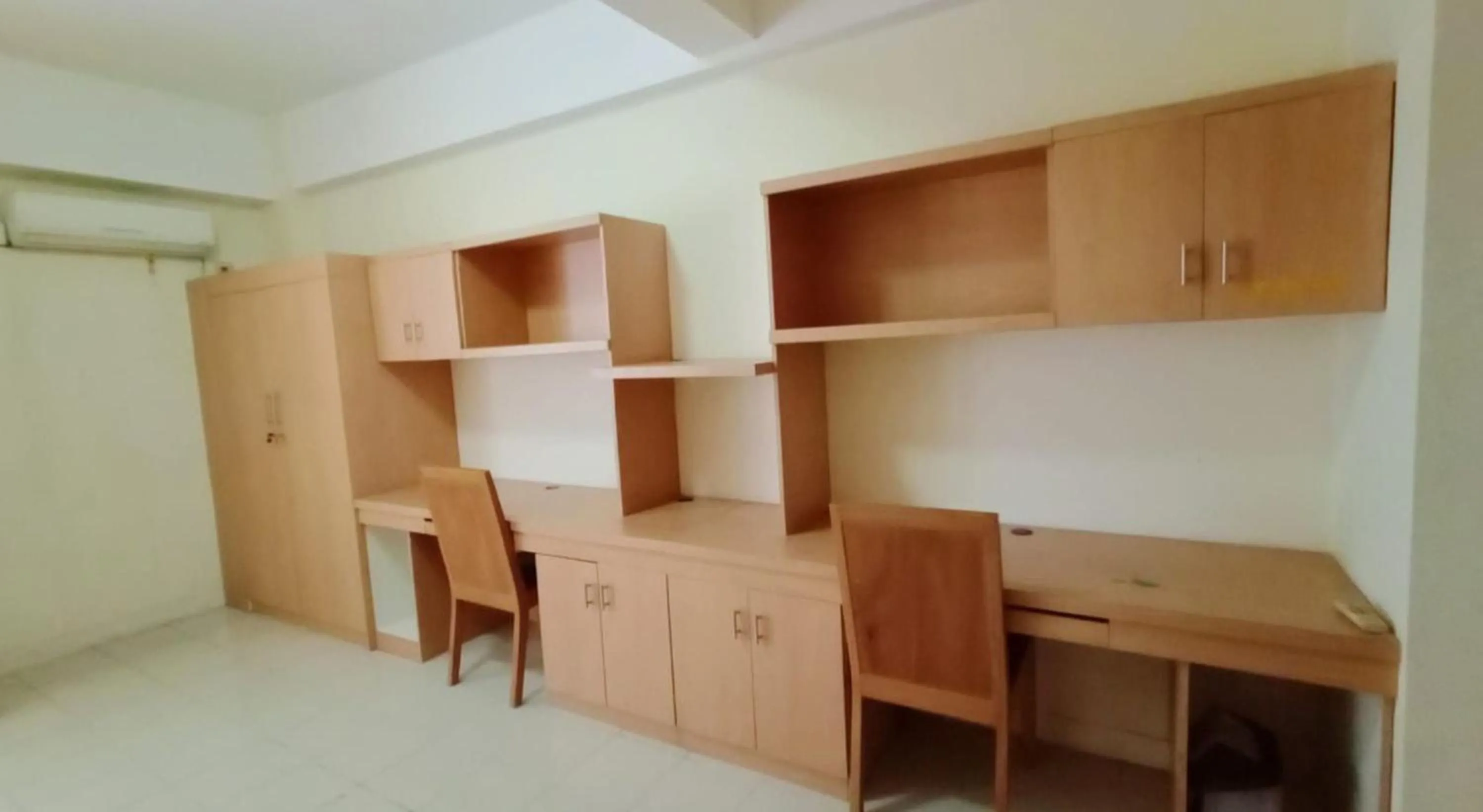 Photo of the whole room in OYO Life 93383 Wisma Kencana Puteri