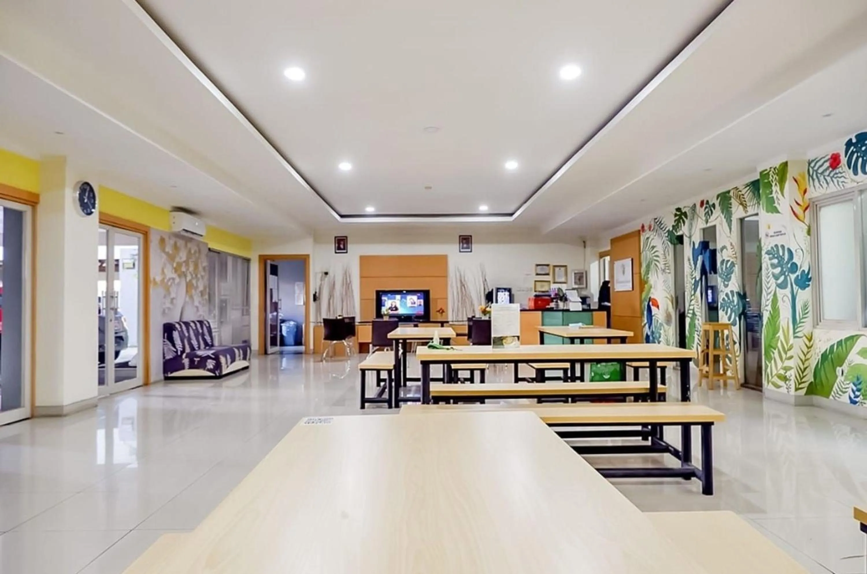 Lobby or reception in OYO Life 93383 Wisma Kencana Puteri