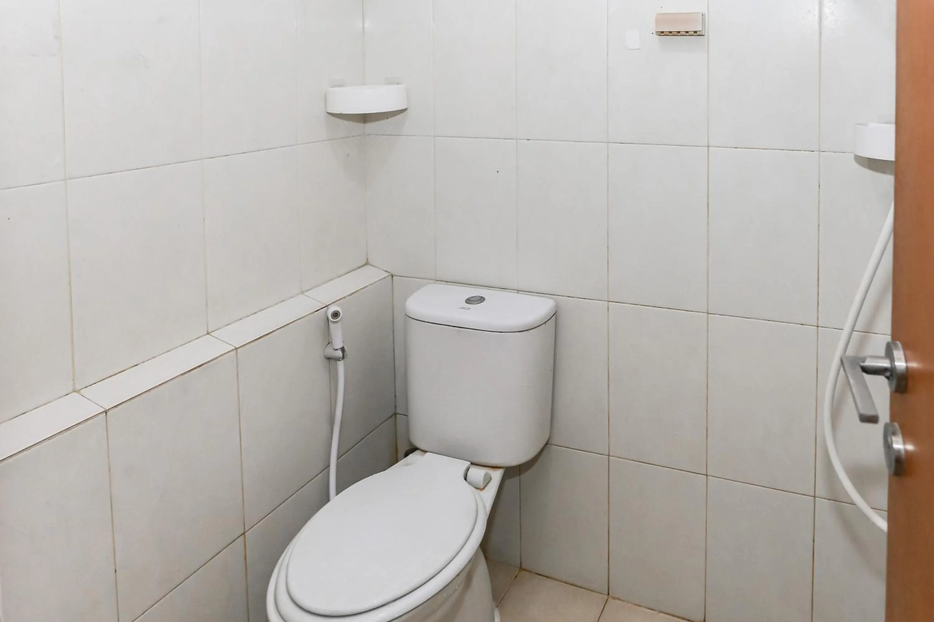 Bathroom in Capital O 93371 Pelangi Residence 5