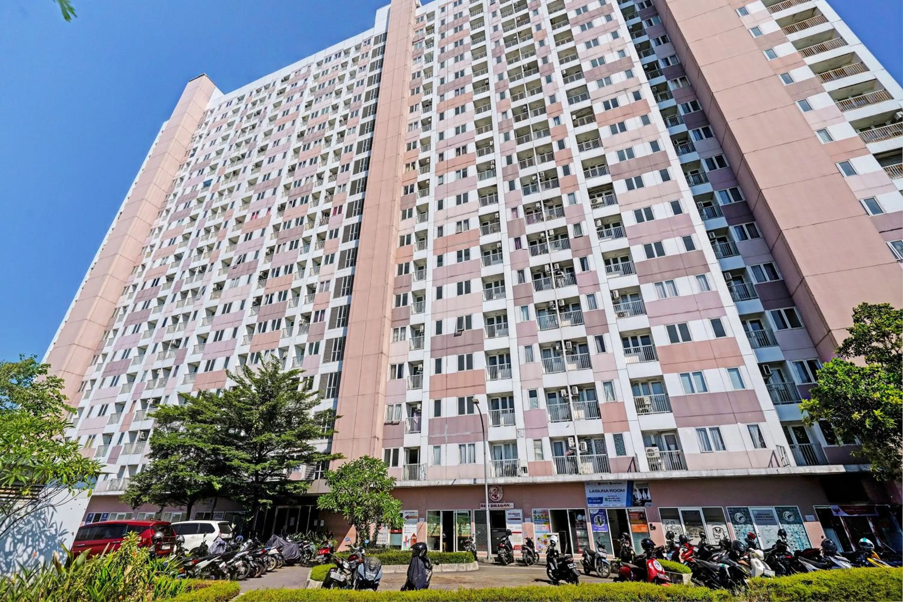 Facade/entrance in Hotel O Apartement Grand Sentraland By Rai Property