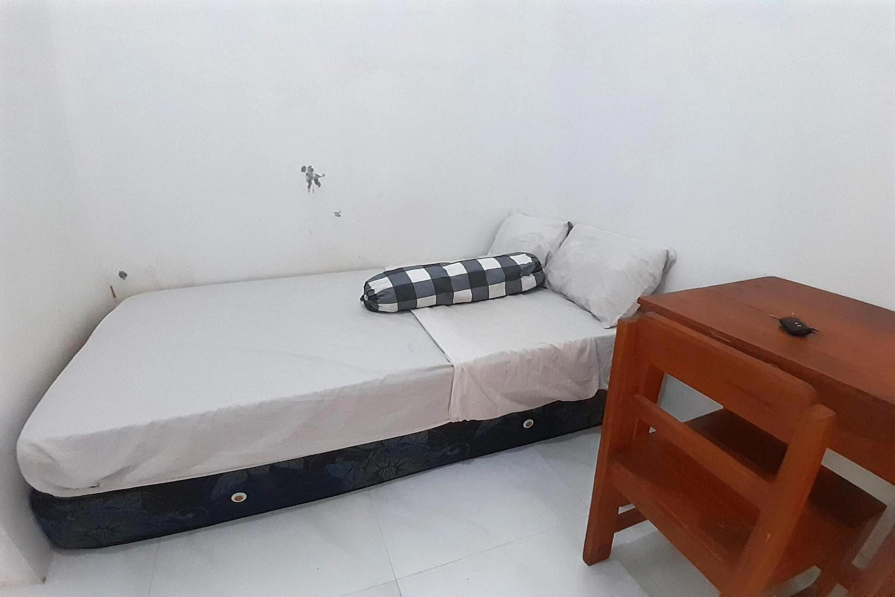 Bedroom, Bed in Hotel O Wisma Bintang Jepara