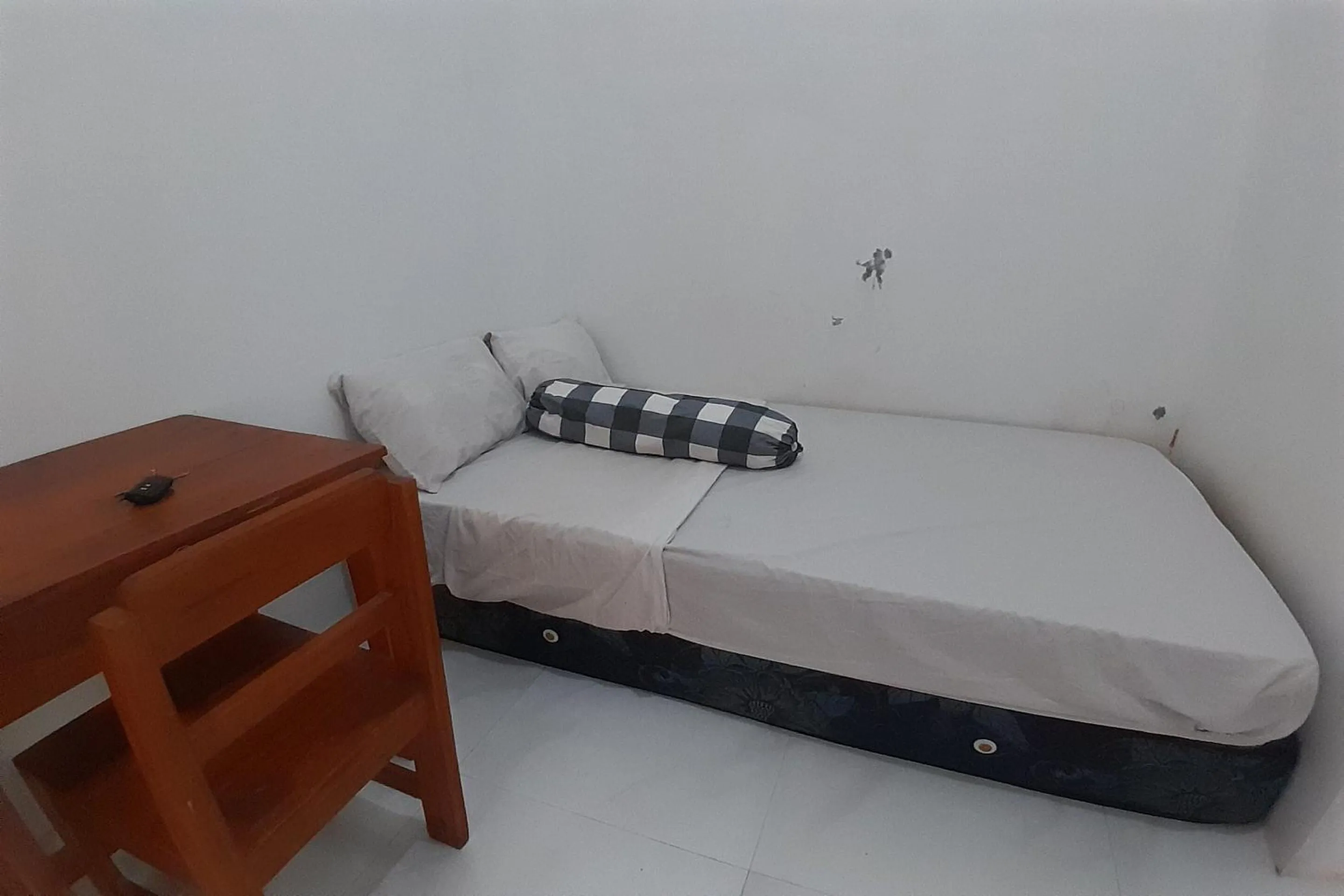 Bedroom, Bed in Hotel O Wisma Bintang Jepara