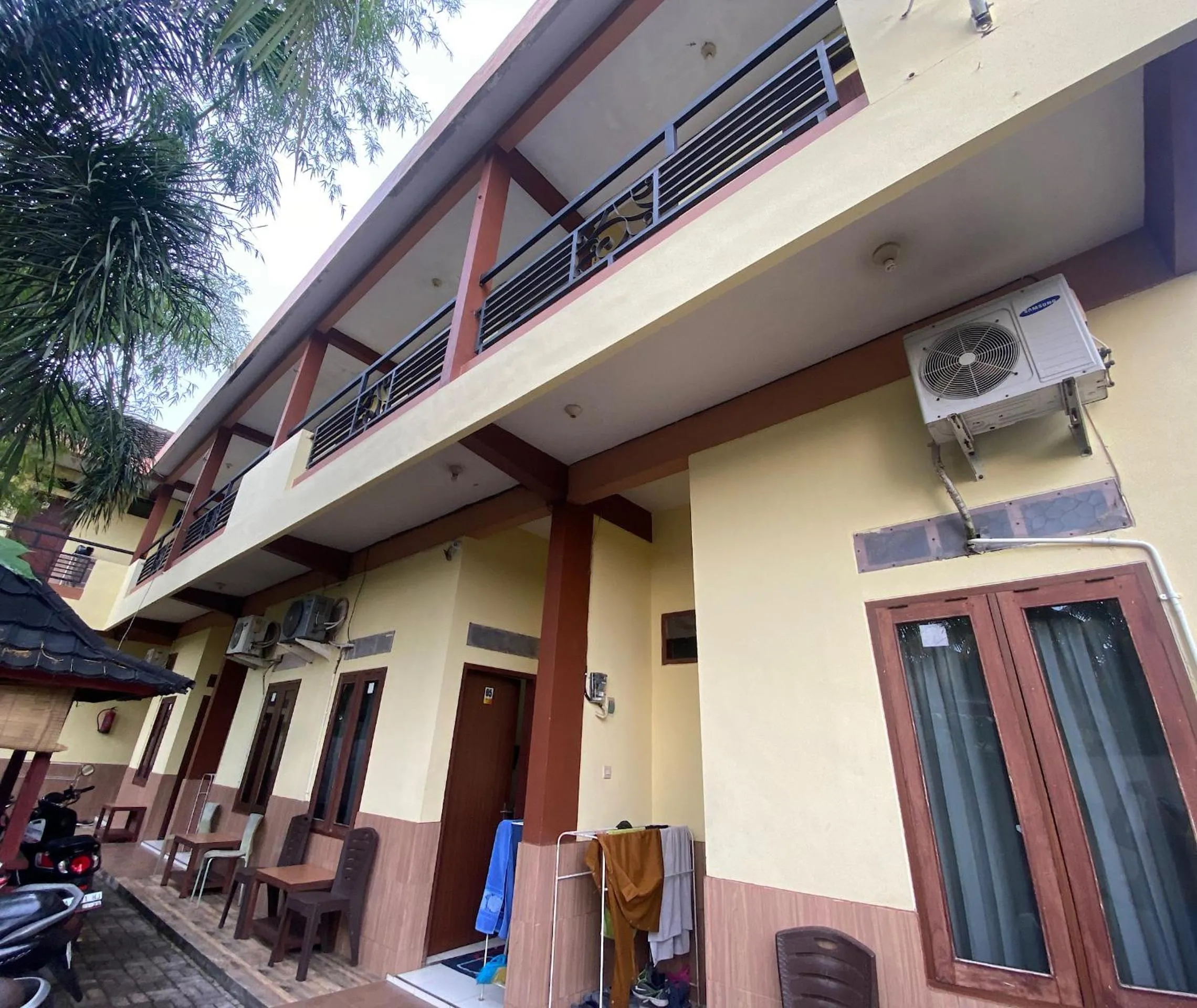 Facade/entrance in OYO Life 93407 Kos Sweta