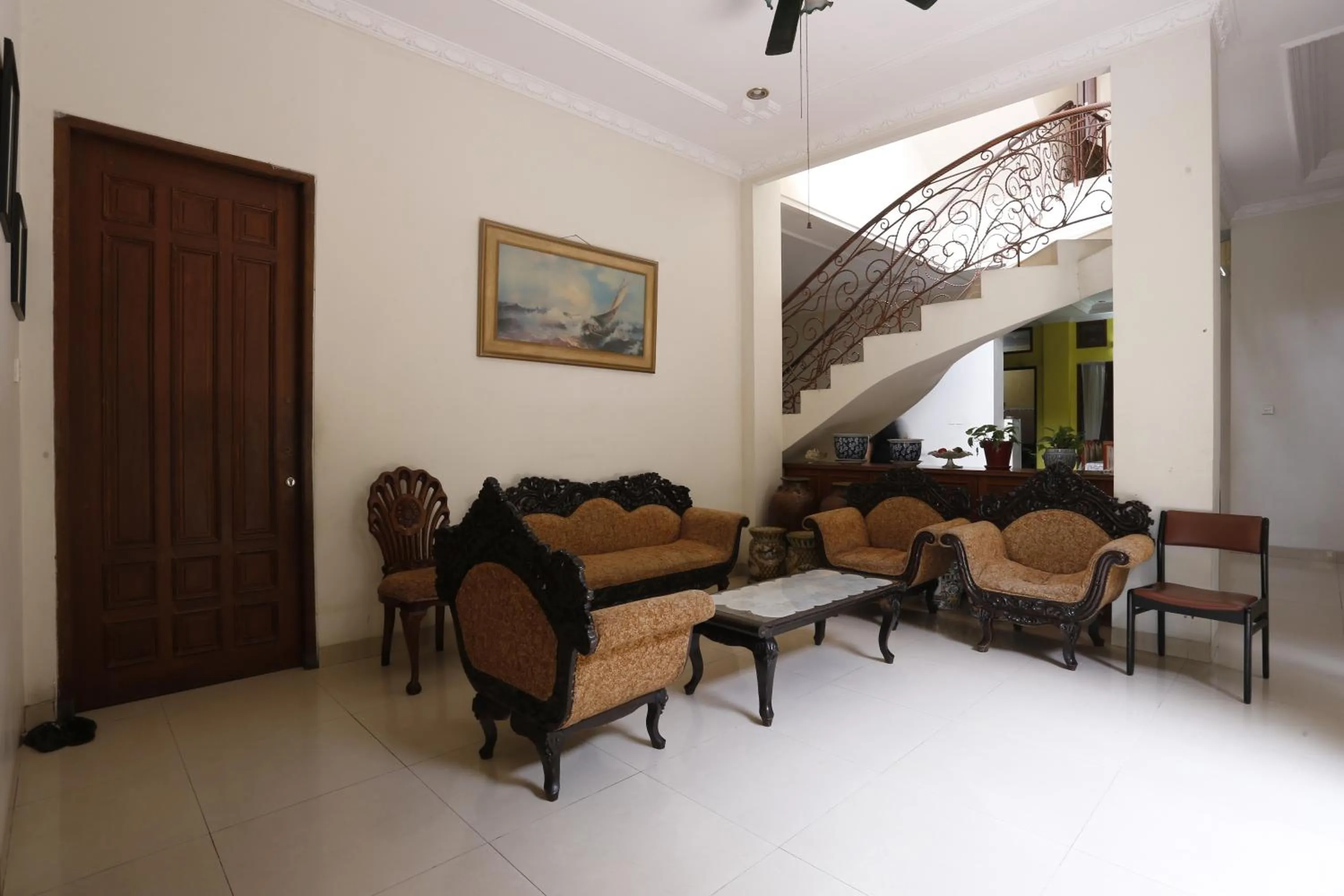 Lobby or reception in Hotel O Penginapan Mangkoe Barokah