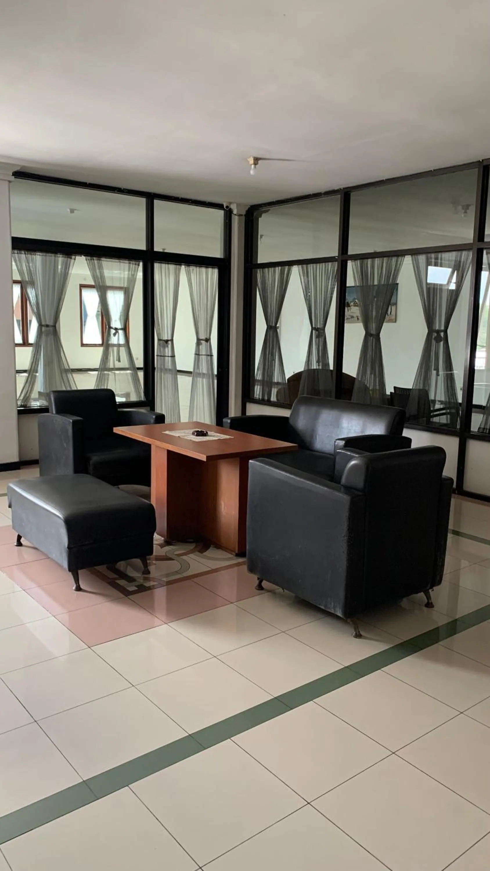 Lobby or reception in Hotel O Penginapan Mangkoe Barokah