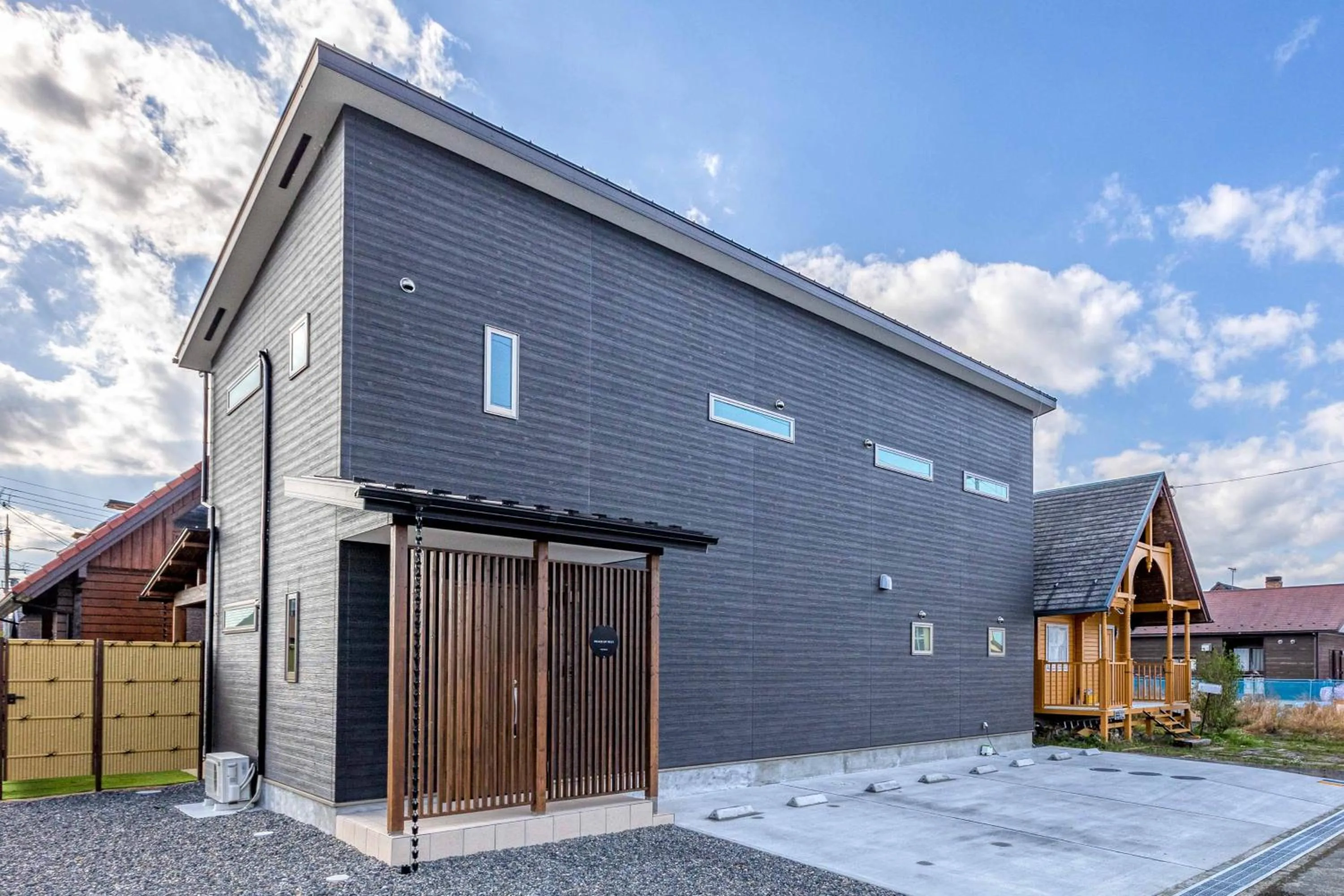 Property building in PEACE OF REST TAKASHIMA