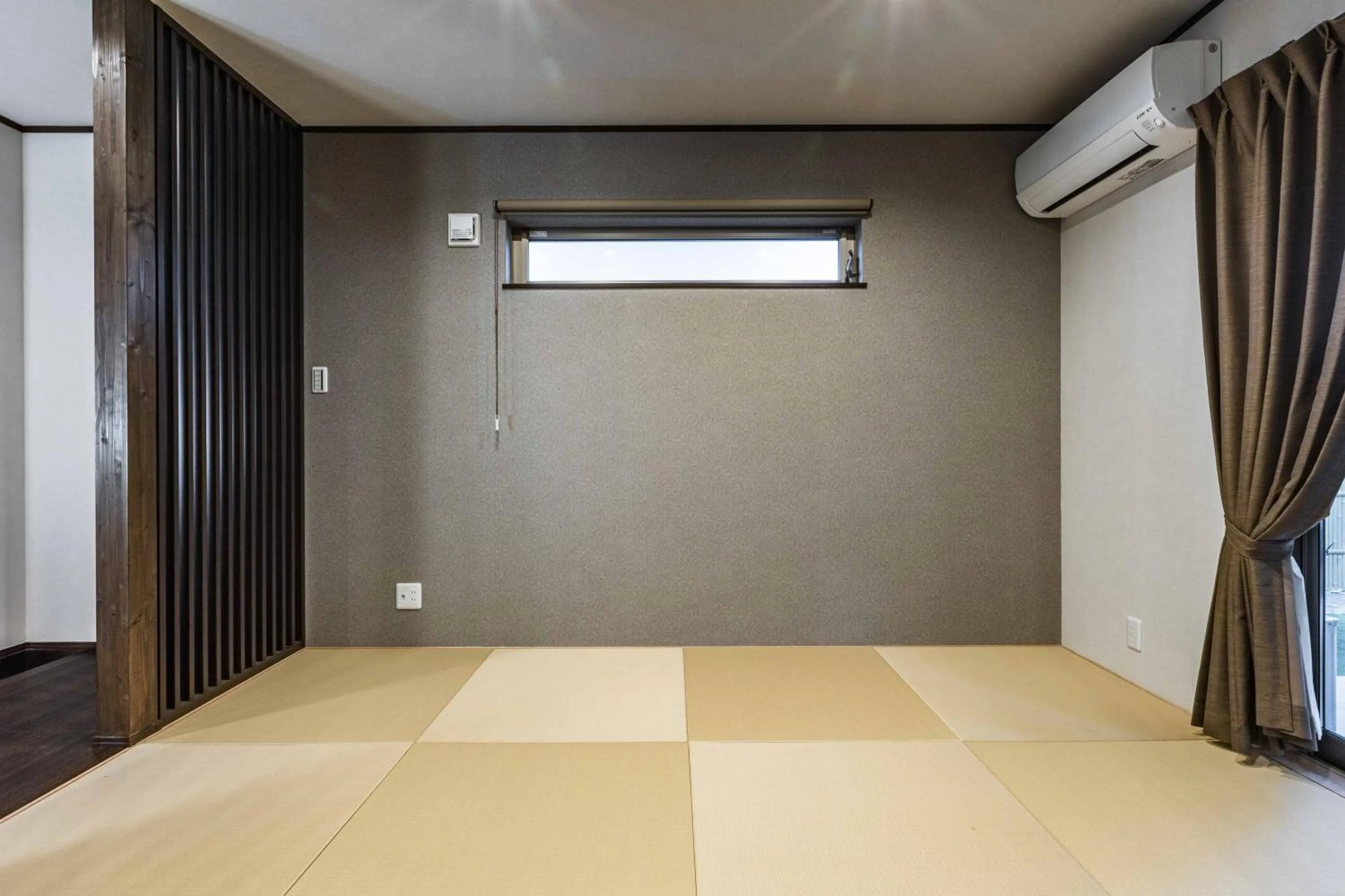 Photo of the whole room in PEACE OF REST TAKASHIMA