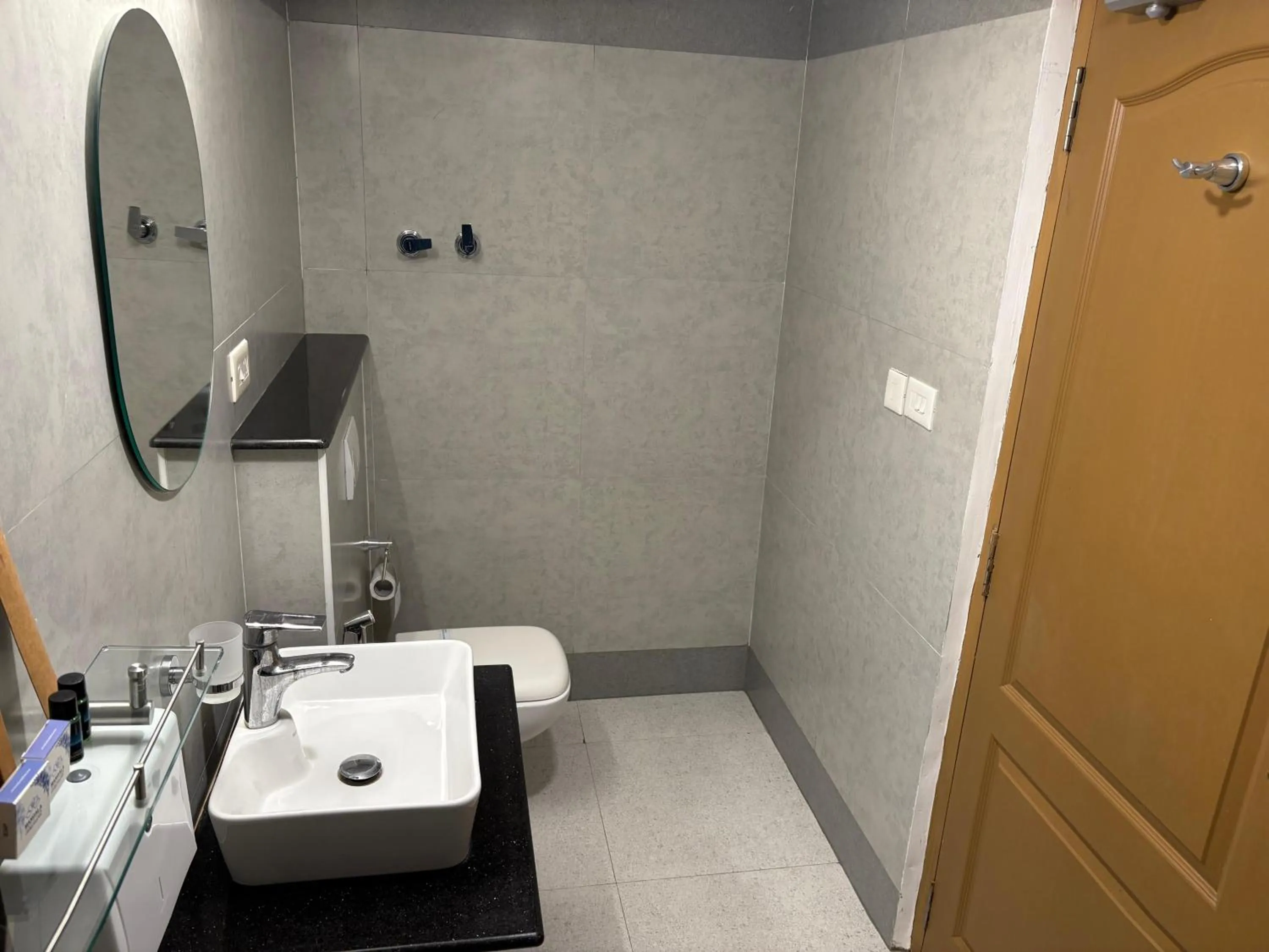 Bathroom in Hotel Mangala Temple View