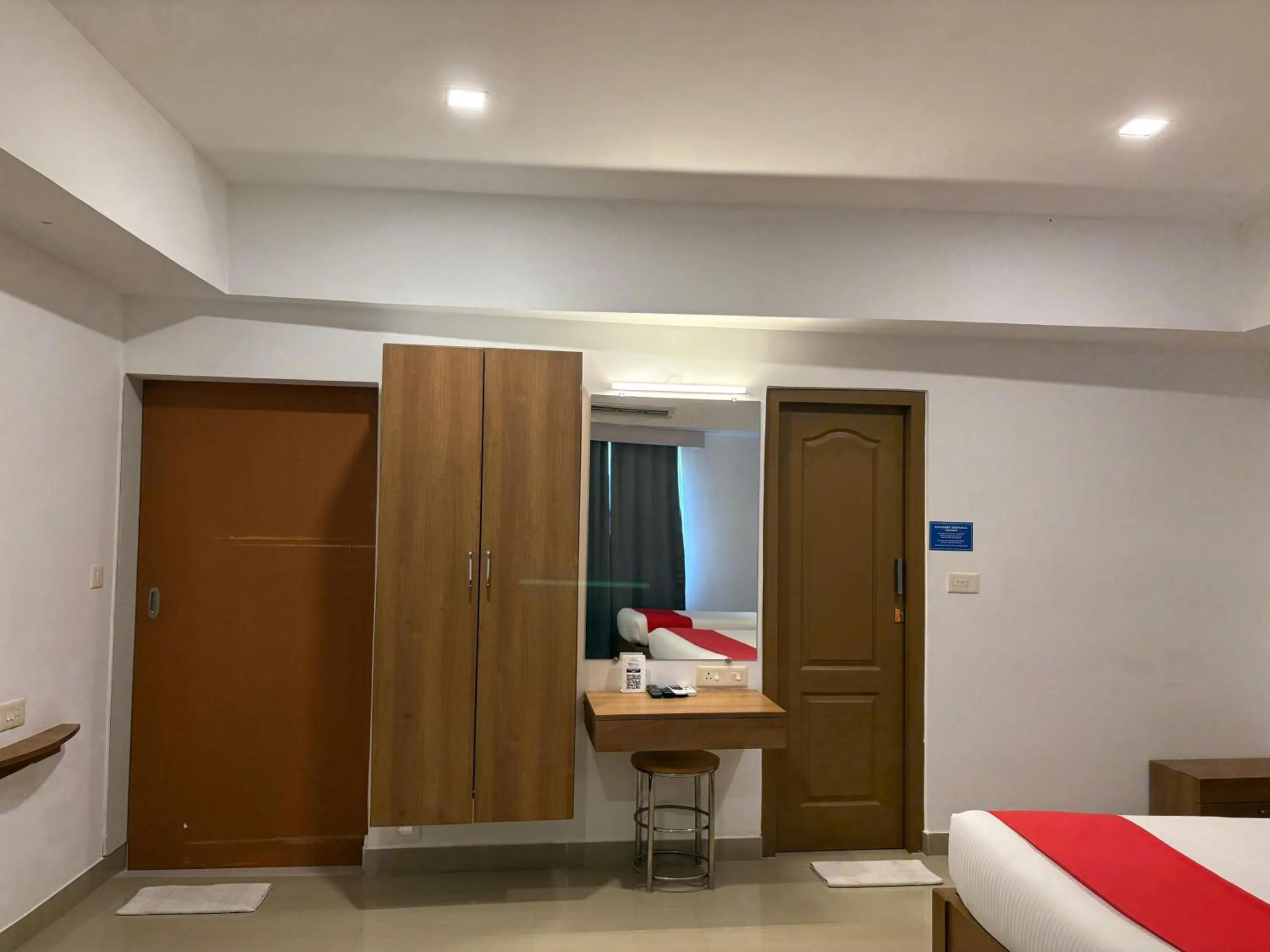 Photo of the whole room, Bed in Hotel Mangala Temple View