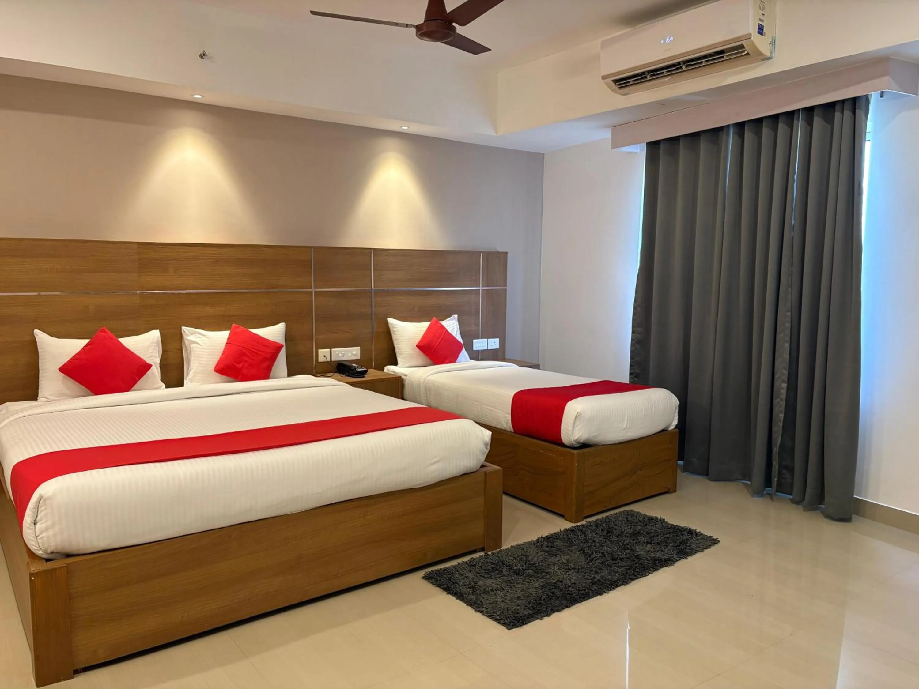 Bedroom, Bed in Hotel Mangala Temple View