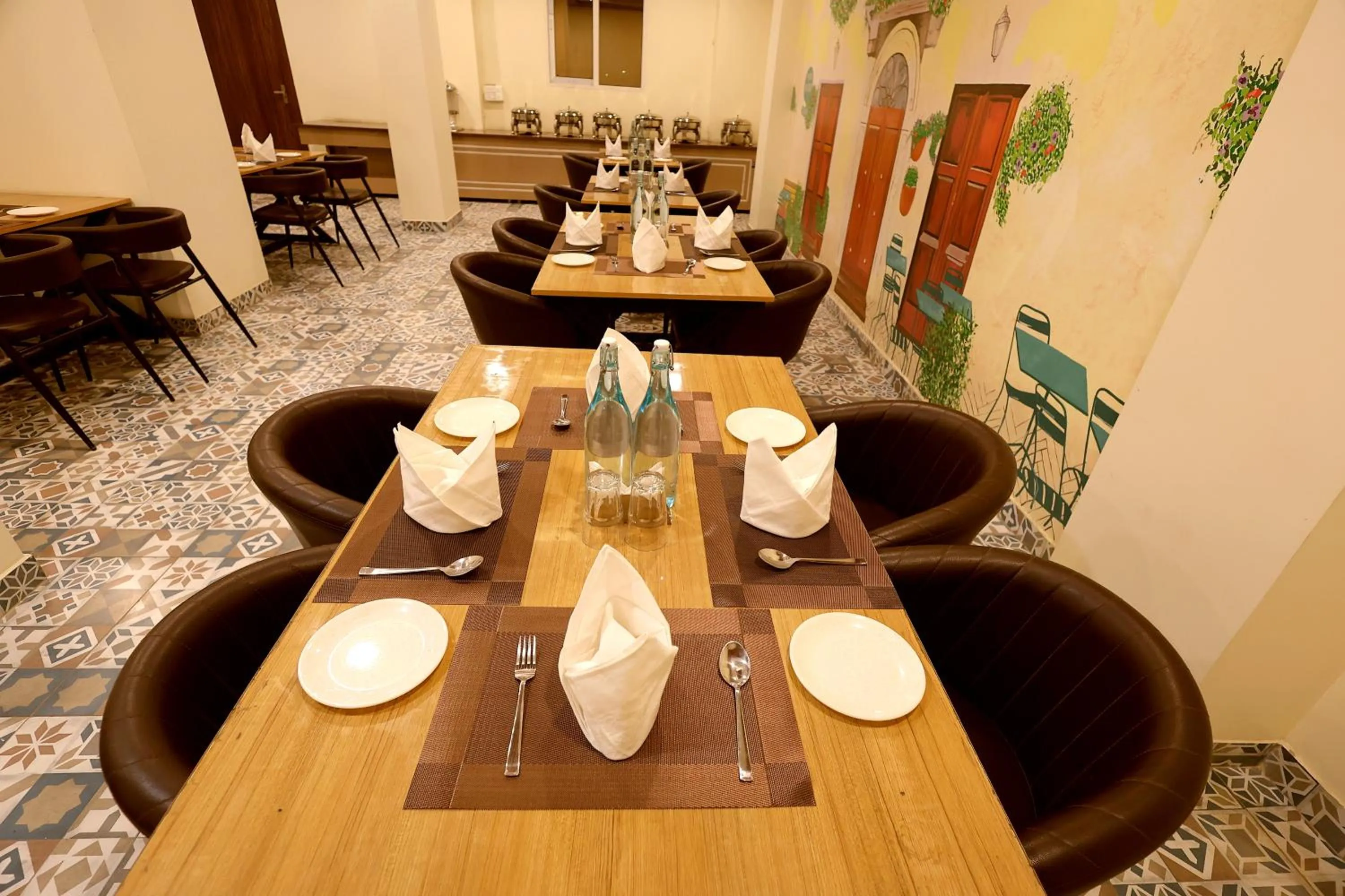 Restaurant/places to eat in The Blue Vista