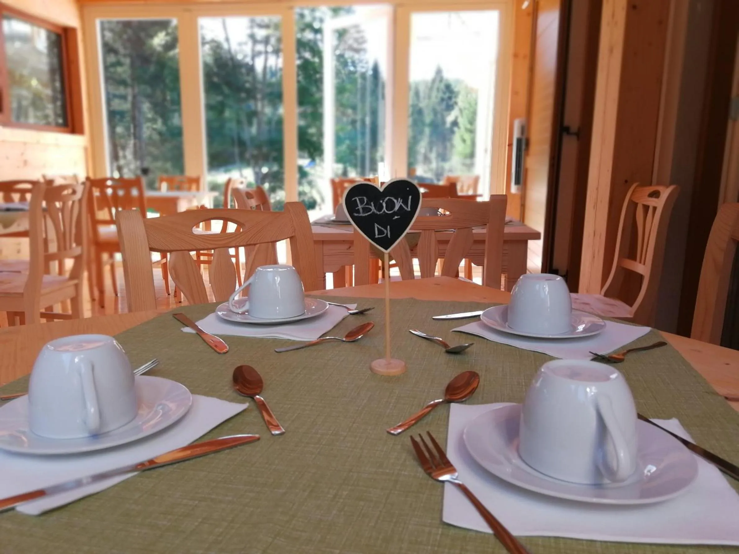 Restaurant/places to eat in Hotel Elbele Garnì