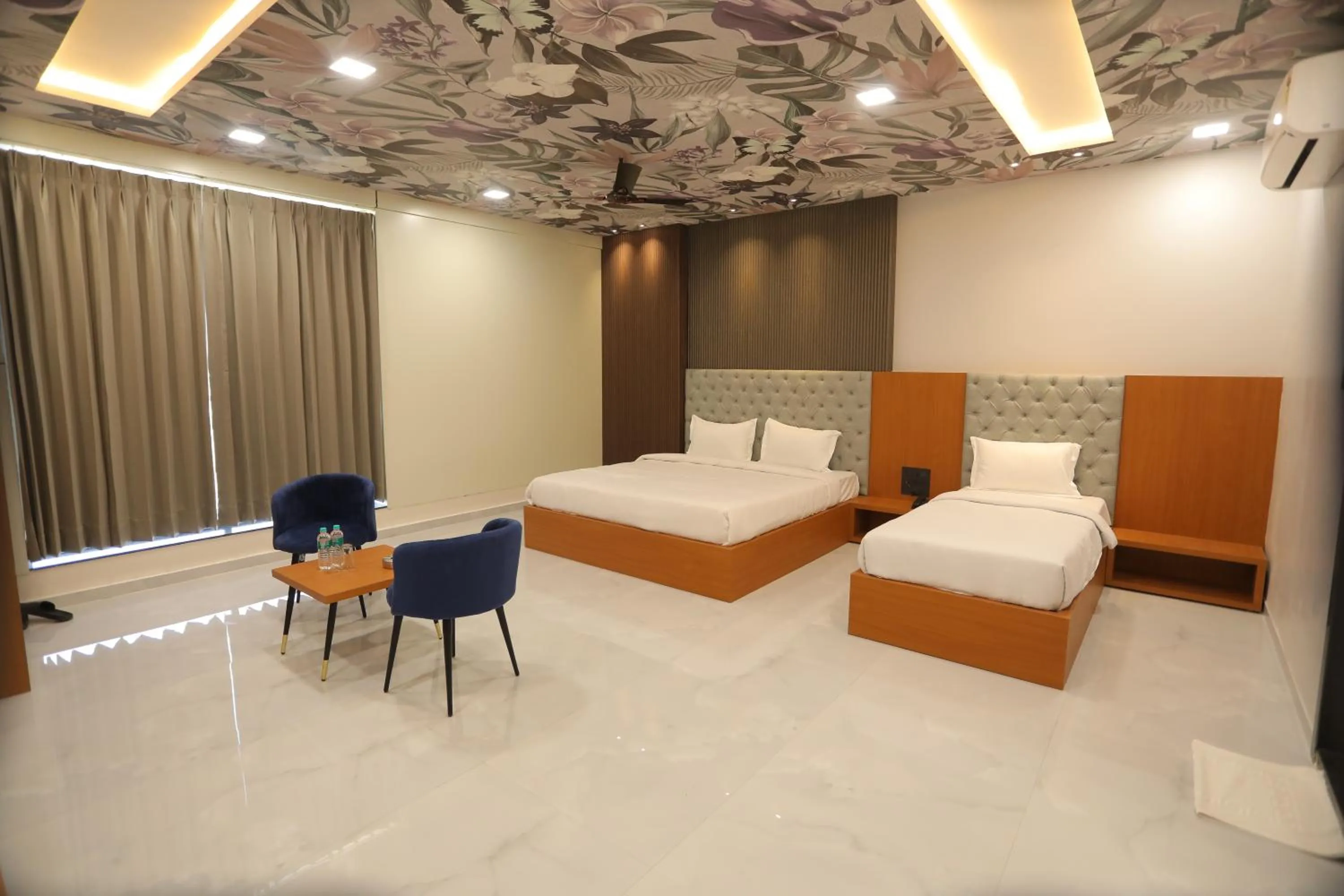 Bedroom, Bed in Hotel Pride Of Chittor