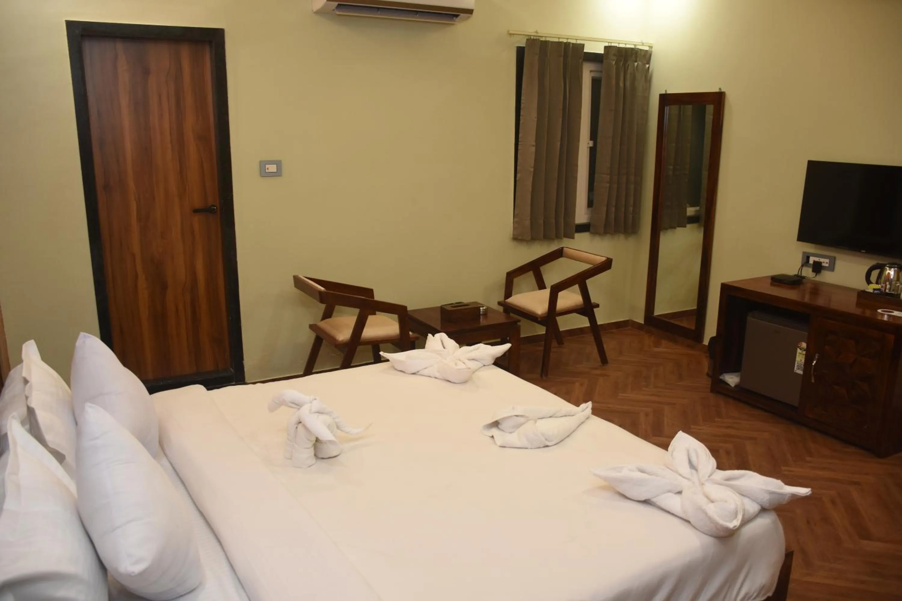 Living room, Bed in Hotel Pride Of Chittor