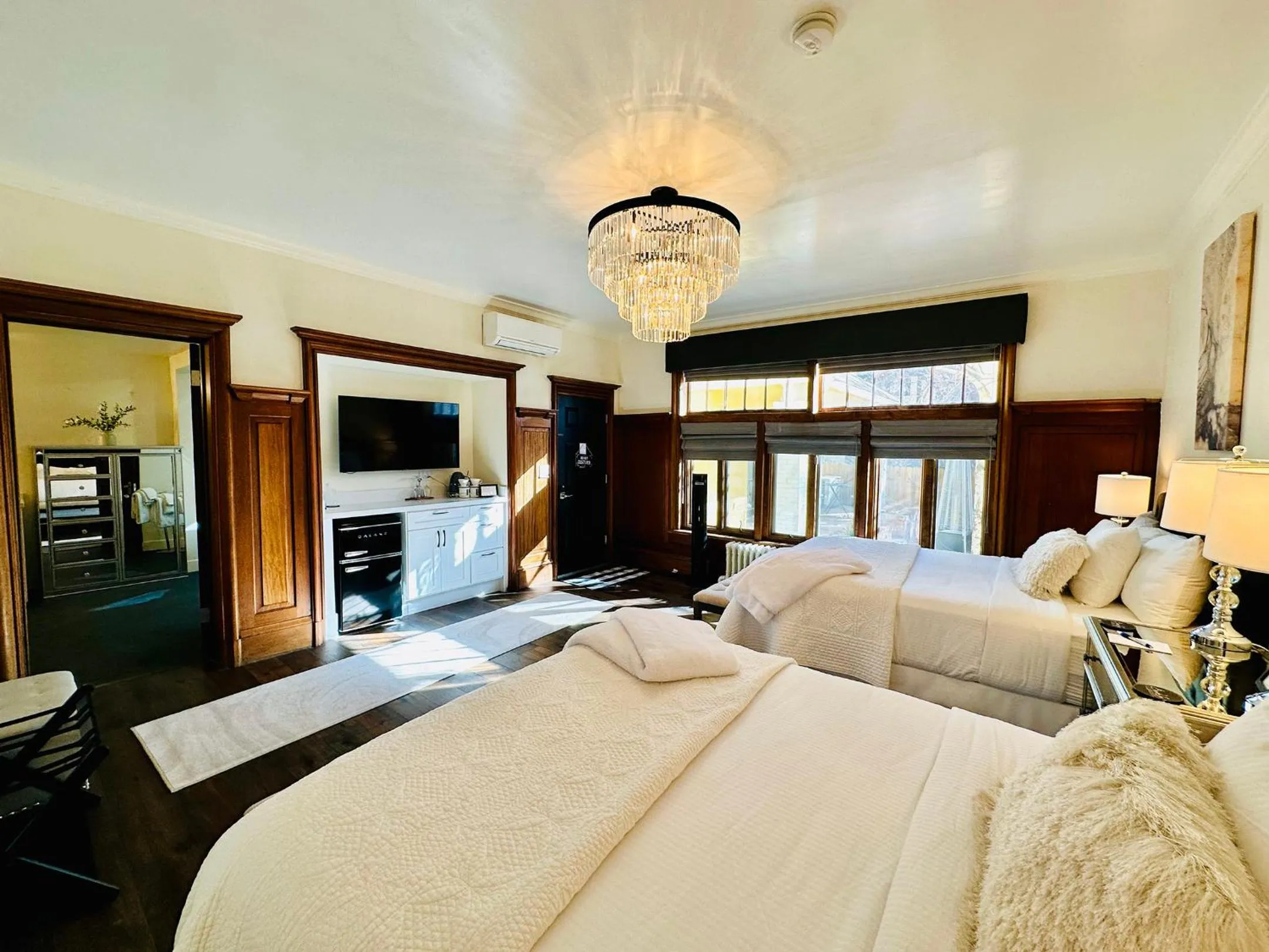 Bed in Bespoke Inn Flagstaff