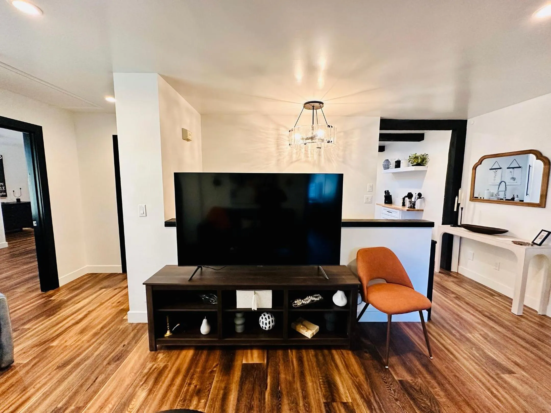 TV and multimedia in Bespoke Inn Flagstaff