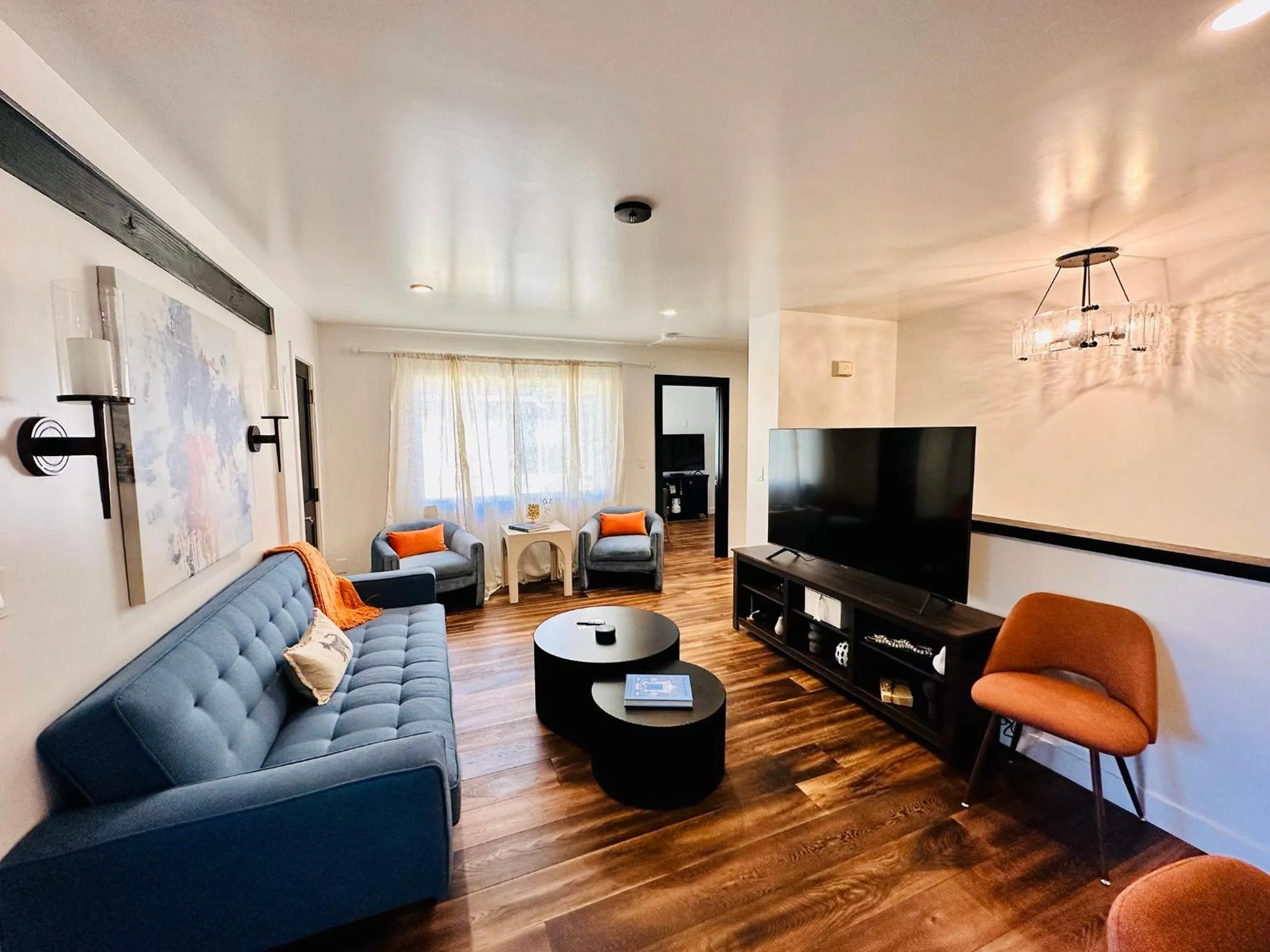 TV and multimedia in Bespoke Inn Flagstaff