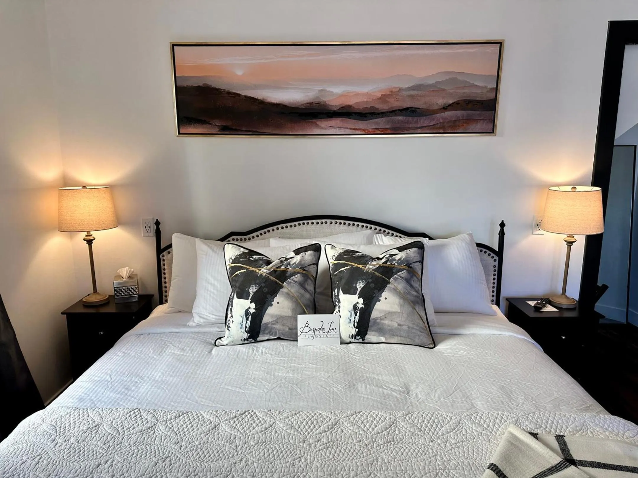 Bed in Bespoke Inn Flagstaff