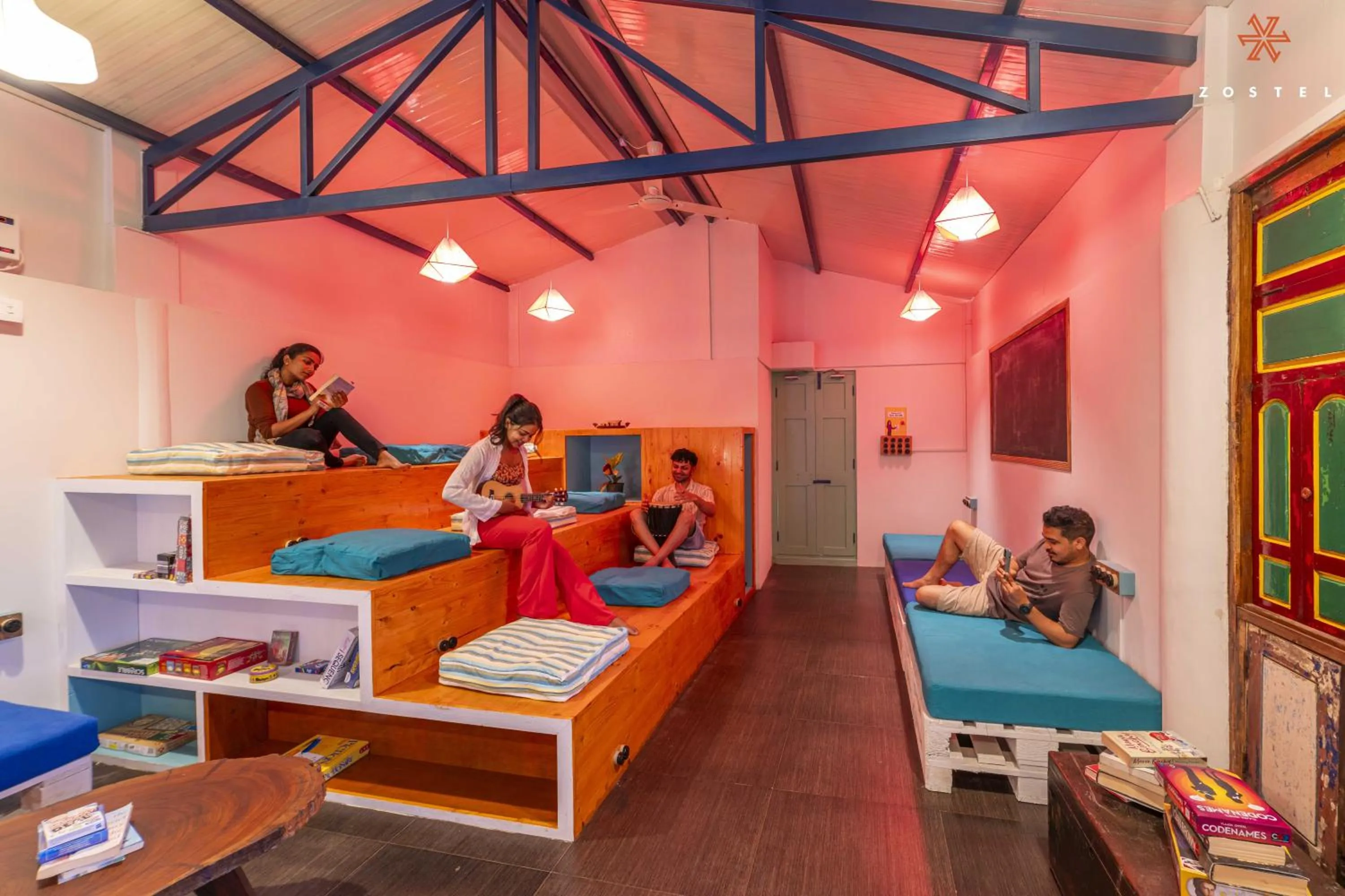 People, Bed in Zostel Pondicherry, Auroville Road