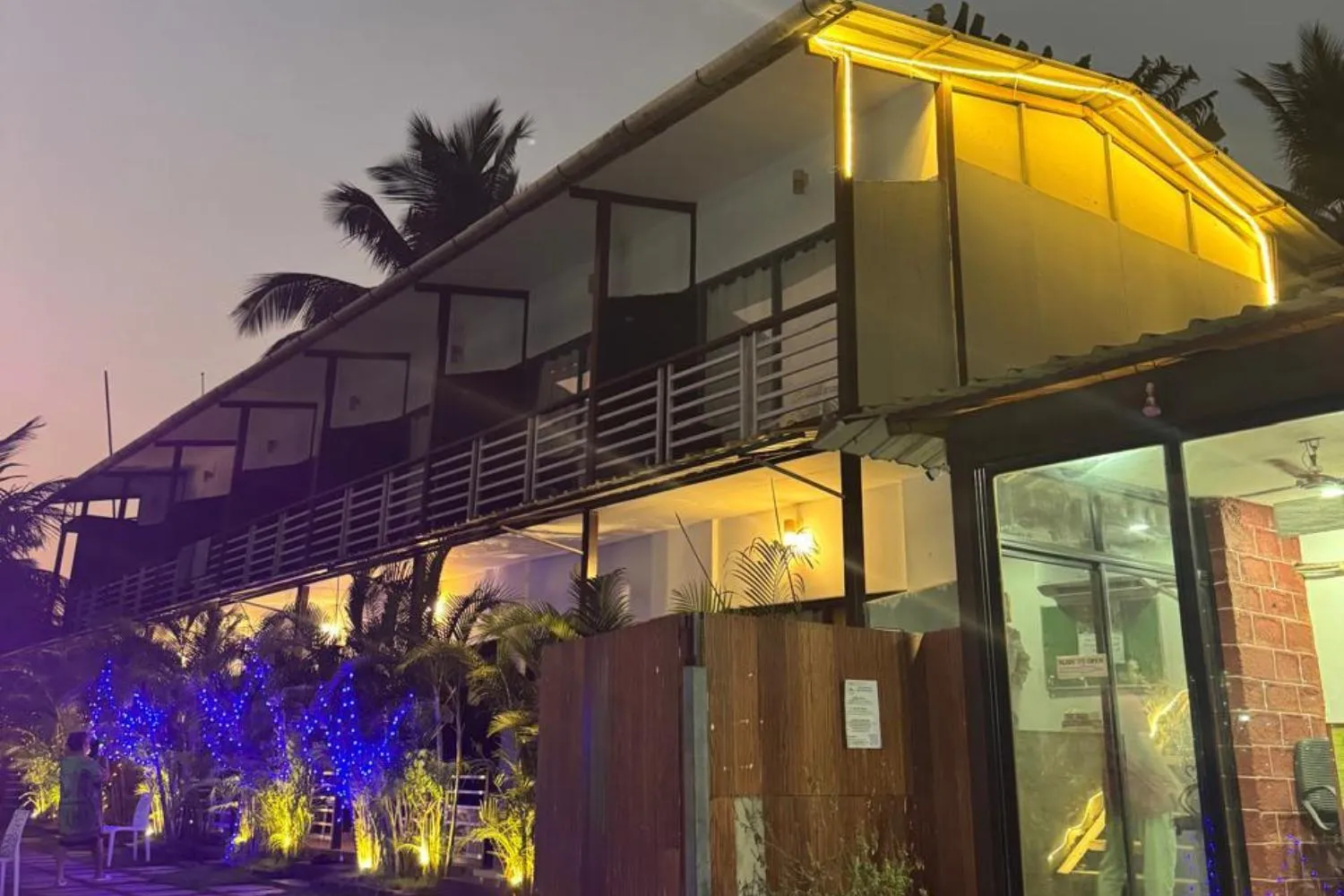 Lobby or reception in YogiTree Beach Resort & Cafe - 100m from Morjim Beach