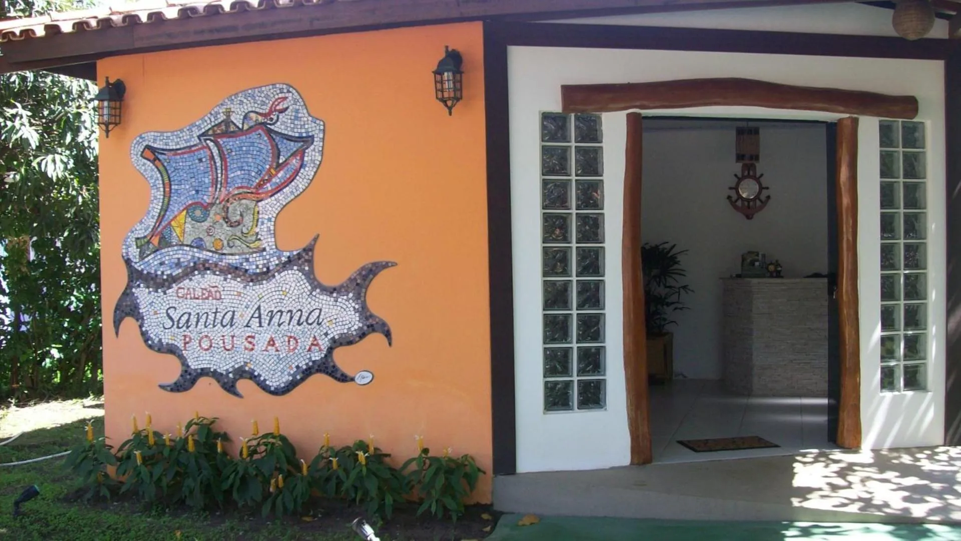 Facade/entrance in Pousada Galeão Santa Anna